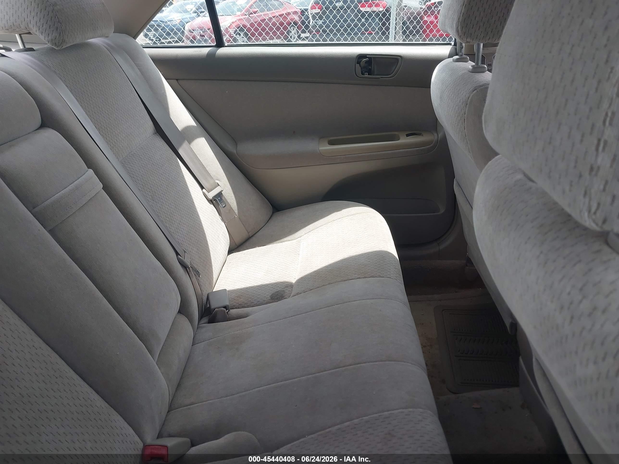 2002 Toyota Camry Le Pewter vin: 4T1BE32K22U569188