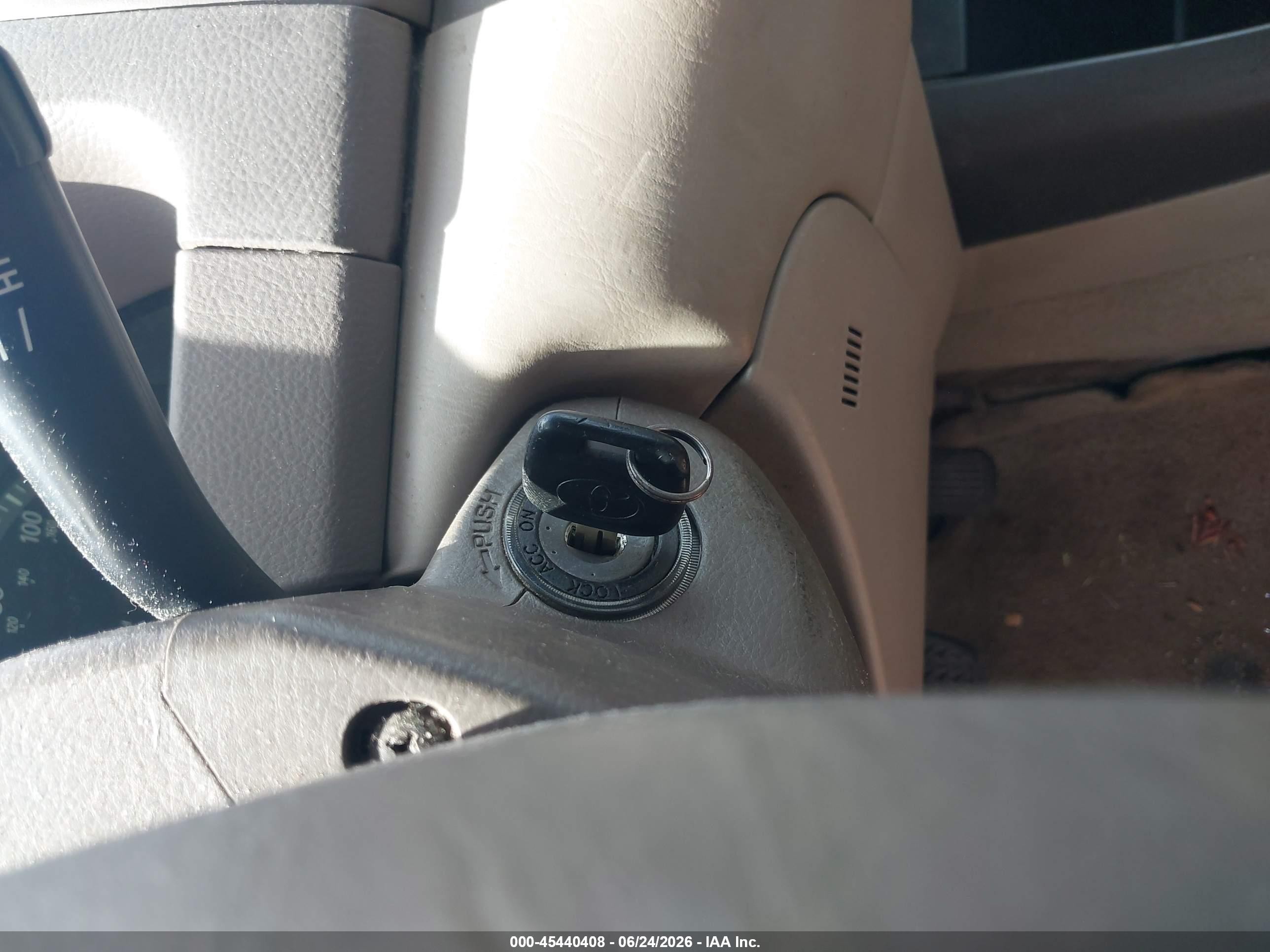 2002 Toyota Camry Le Pewter vin: 4T1BE32K22U569188