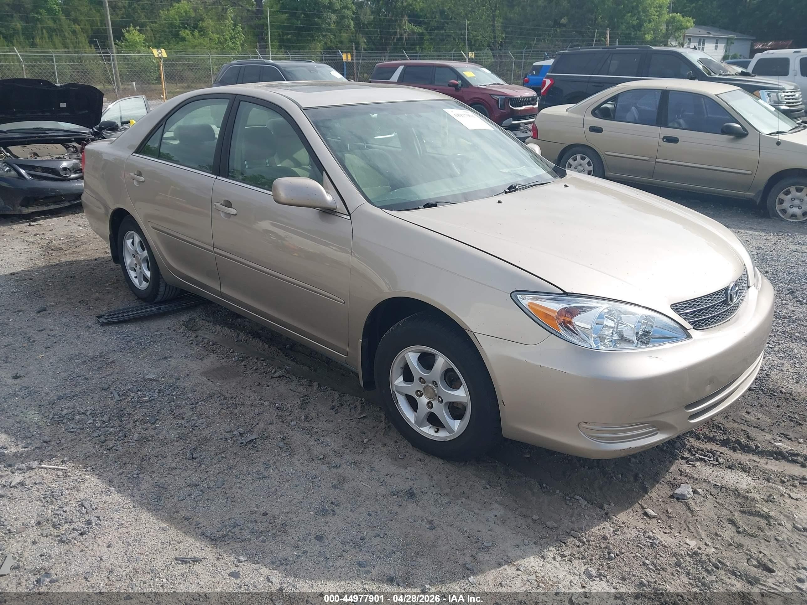 2002 Toyota Camry Le Beige vin: 4T1BE32K22U638400