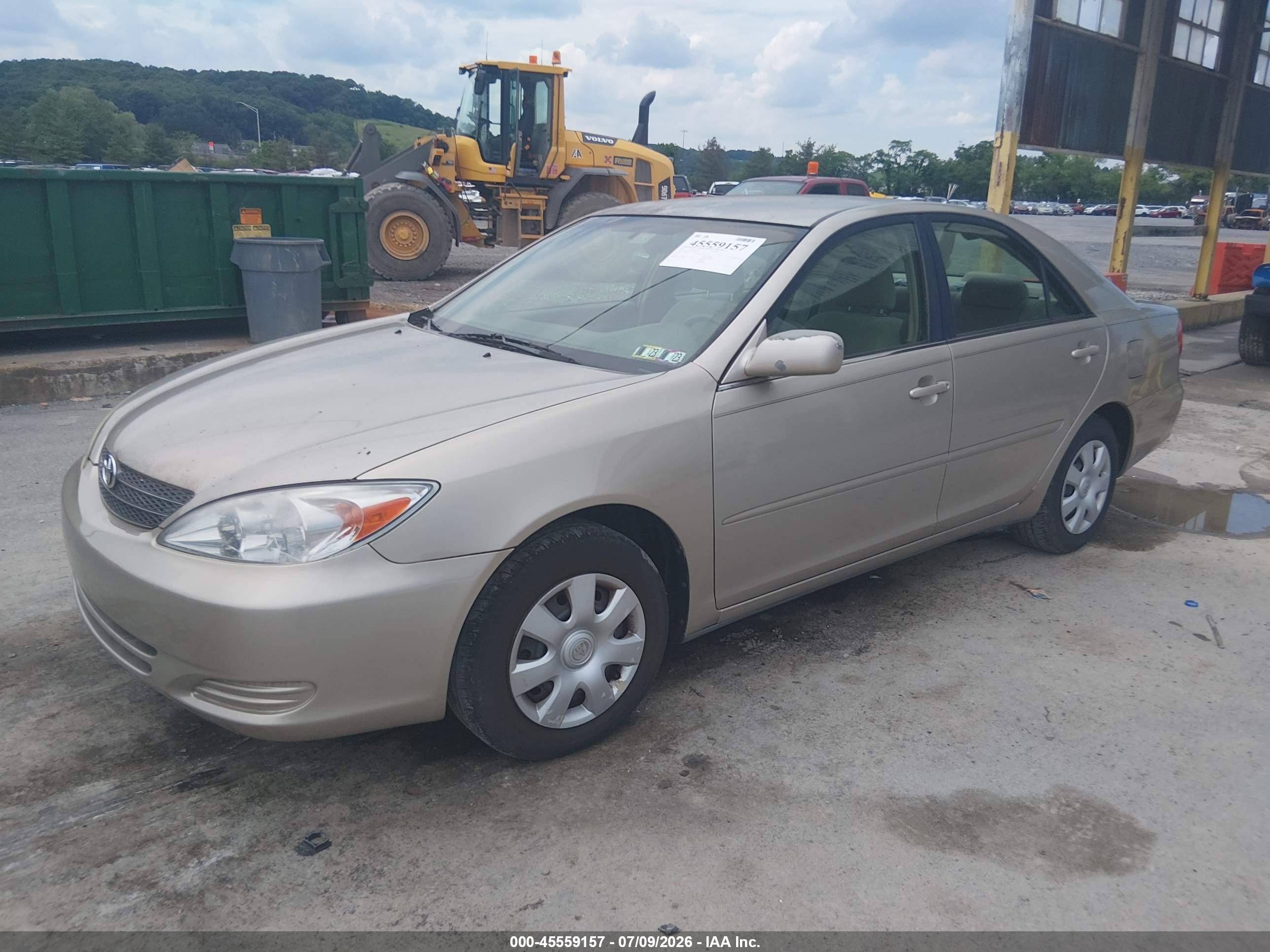 2003 Toyota Camry Le Gold vin: 4T1BE32K23U242582