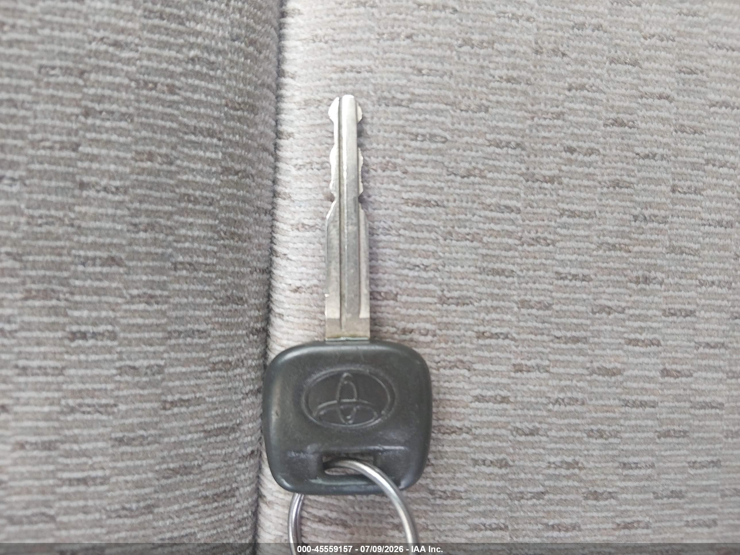 2003 Toyota Camry Le Gold vin: 4T1BE32K23U242582