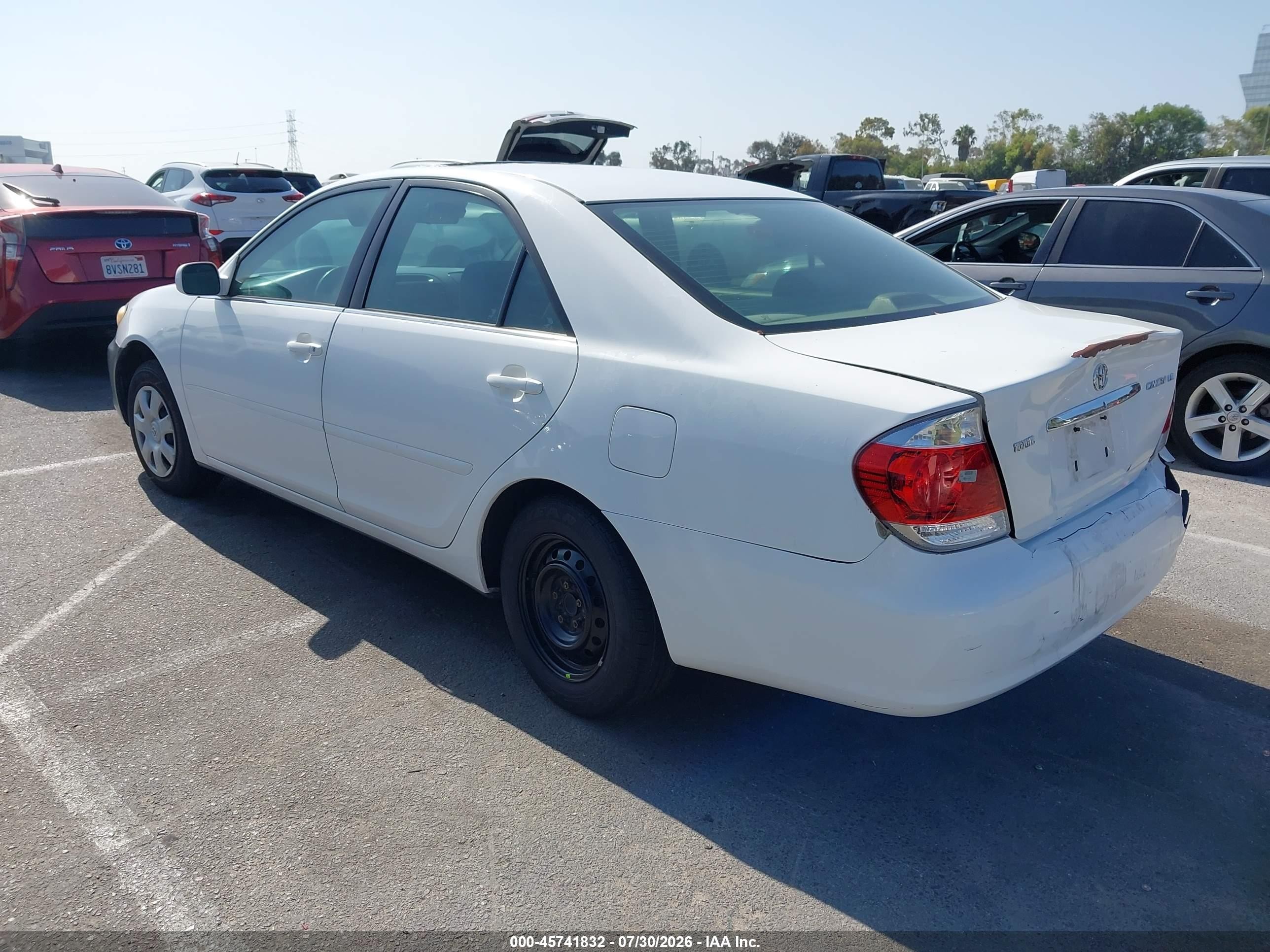 2003 Toyota Camry Le White vin: 4T1BE32K23U244591