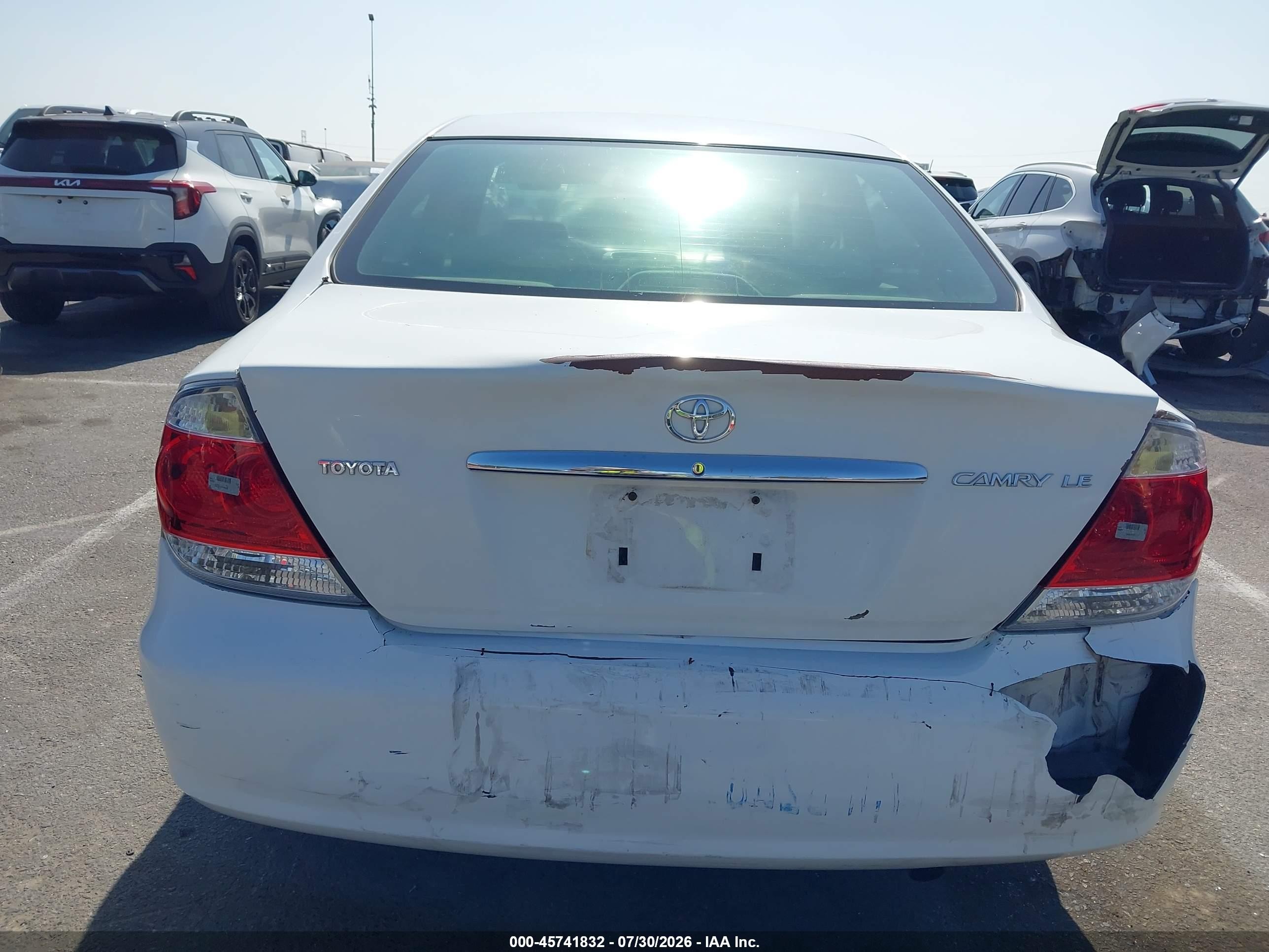 2003 Toyota Camry Le White vin: 4T1BE32K23U244591