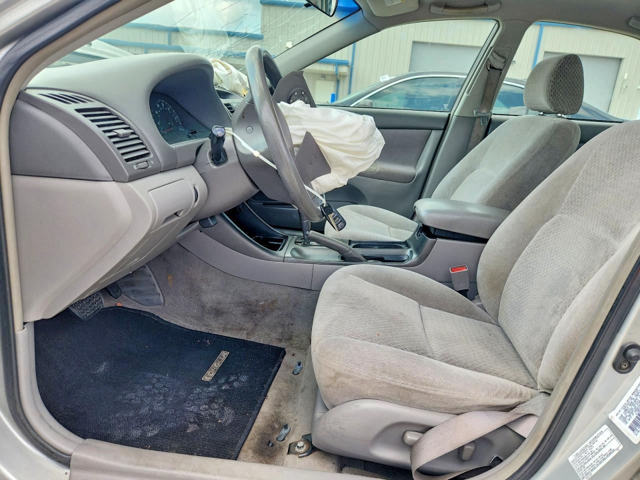 2003 Toyota Camry Le Silver vin: 4T1BE32K23U688487