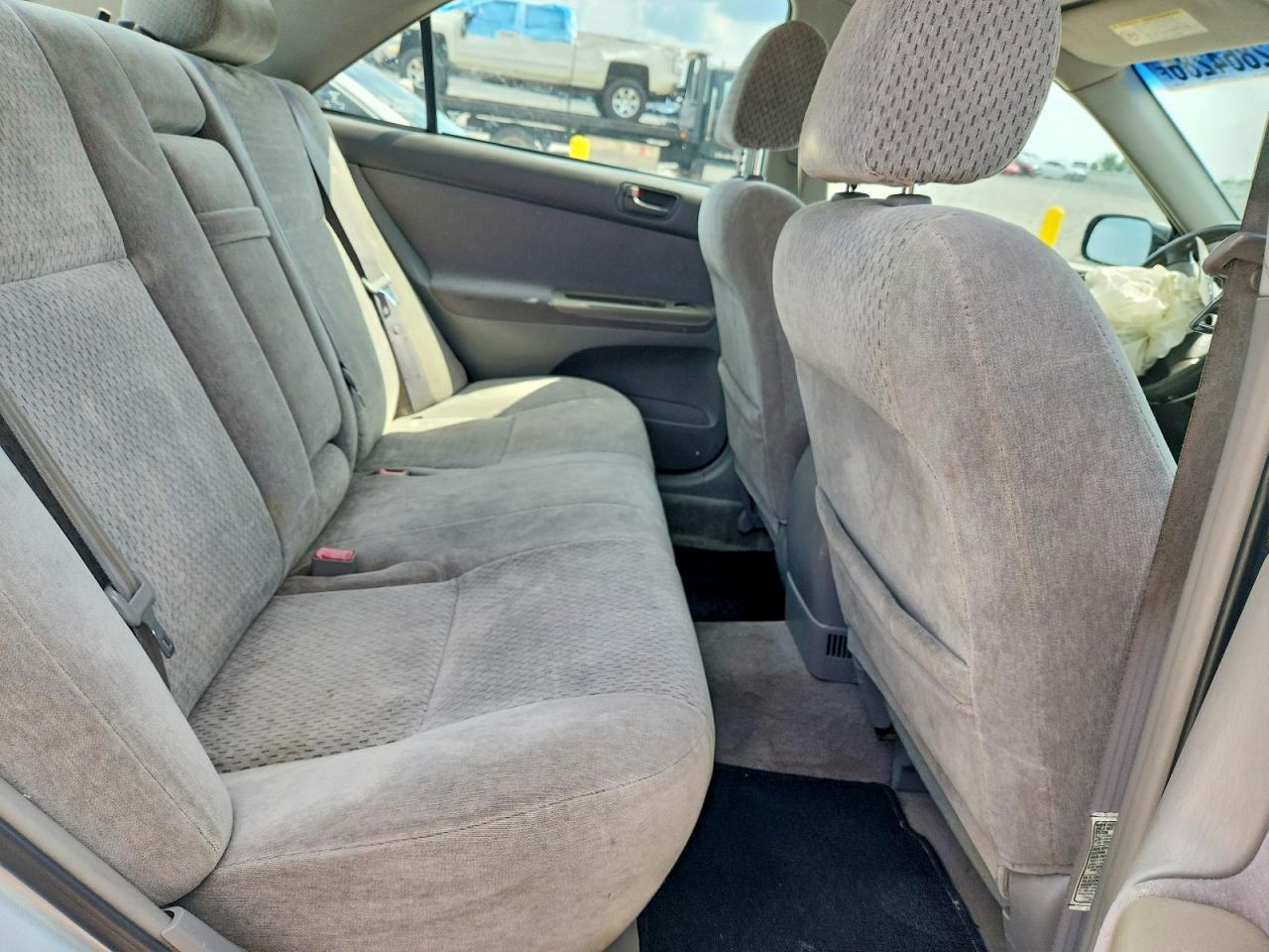 2003 Toyota Camry Le Silver vin: 4T1BE32K23U688487