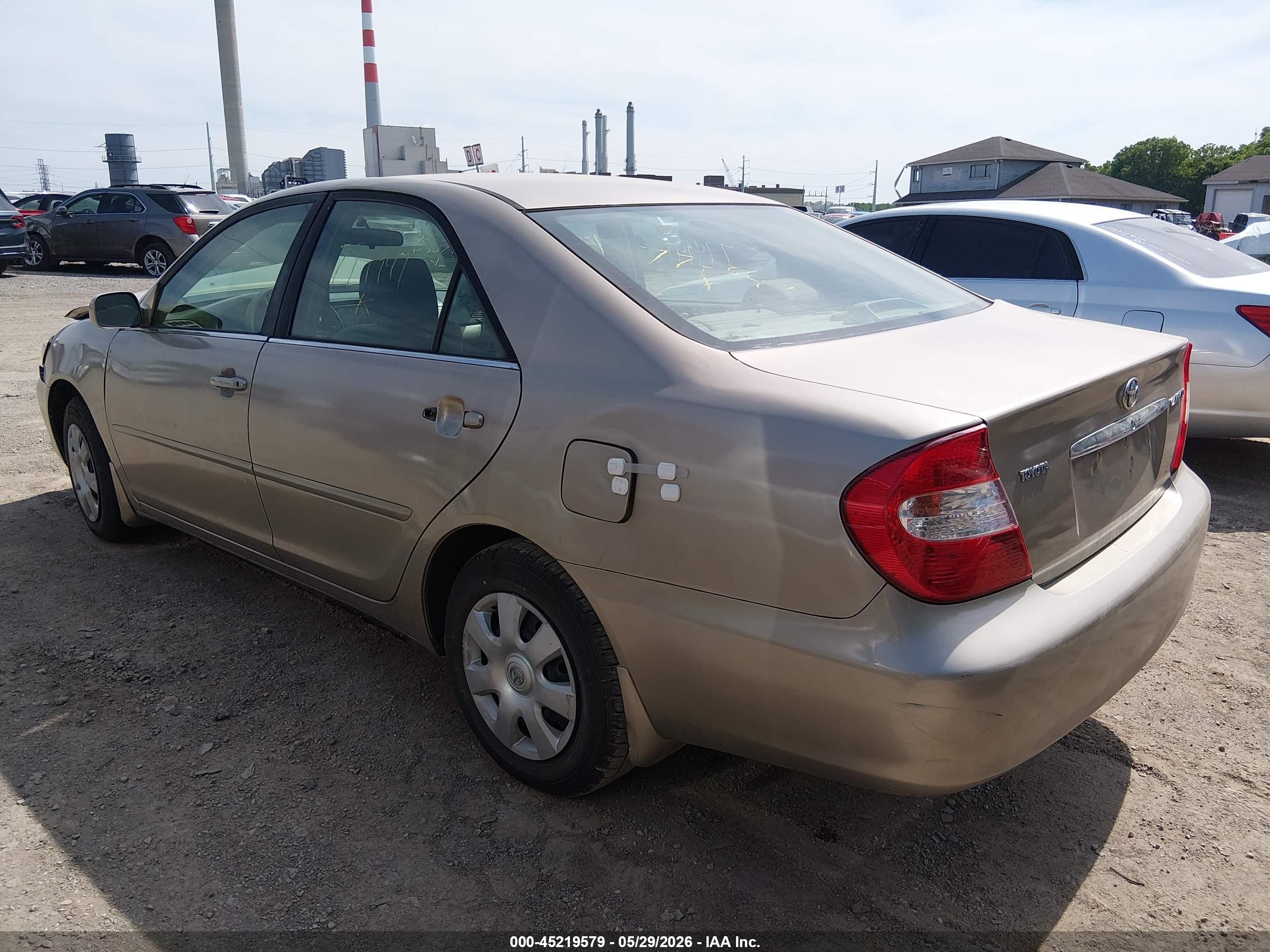 2003 Toyota Camry Le Gold vin: 4T1BE32K23U774947