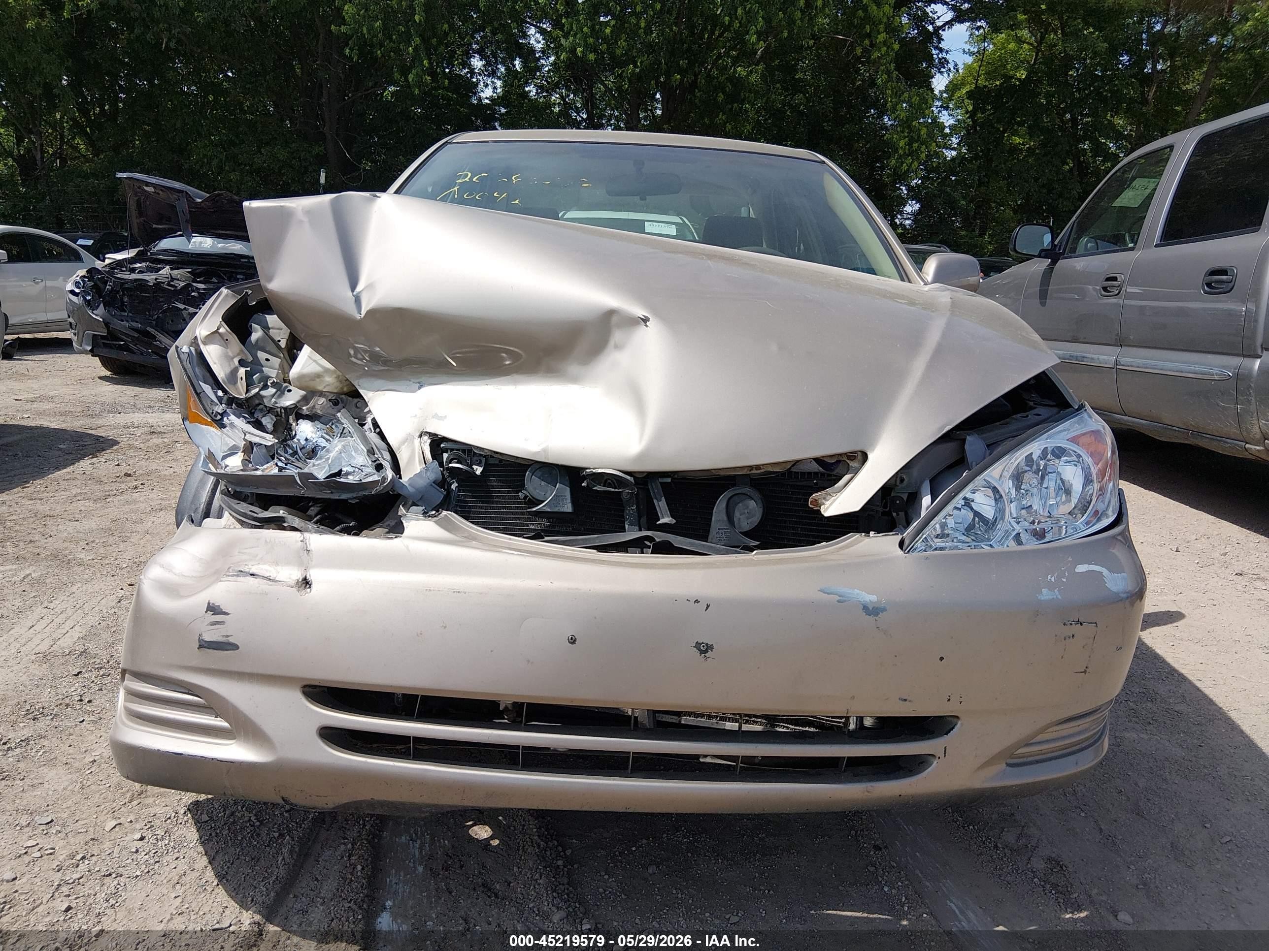 2003 Toyota Camry Le Gold vin: 4T1BE32K23U774947