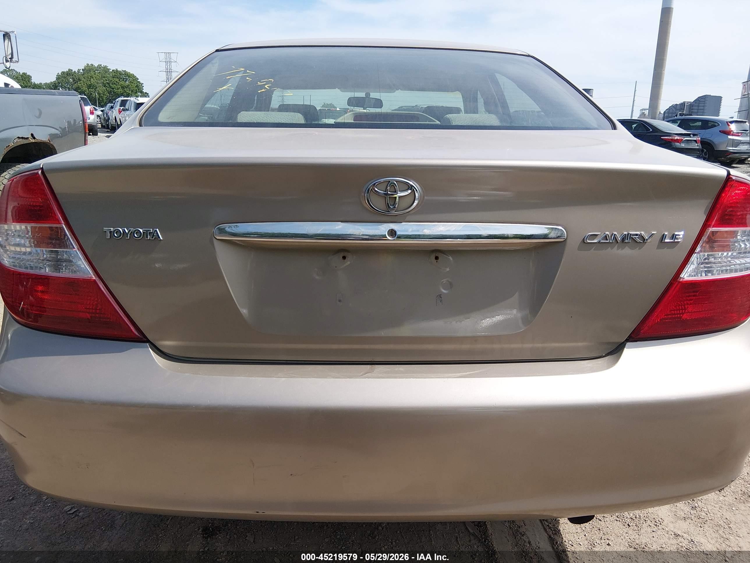 2003 Toyota Camry Le Gold vin: 4T1BE32K23U774947