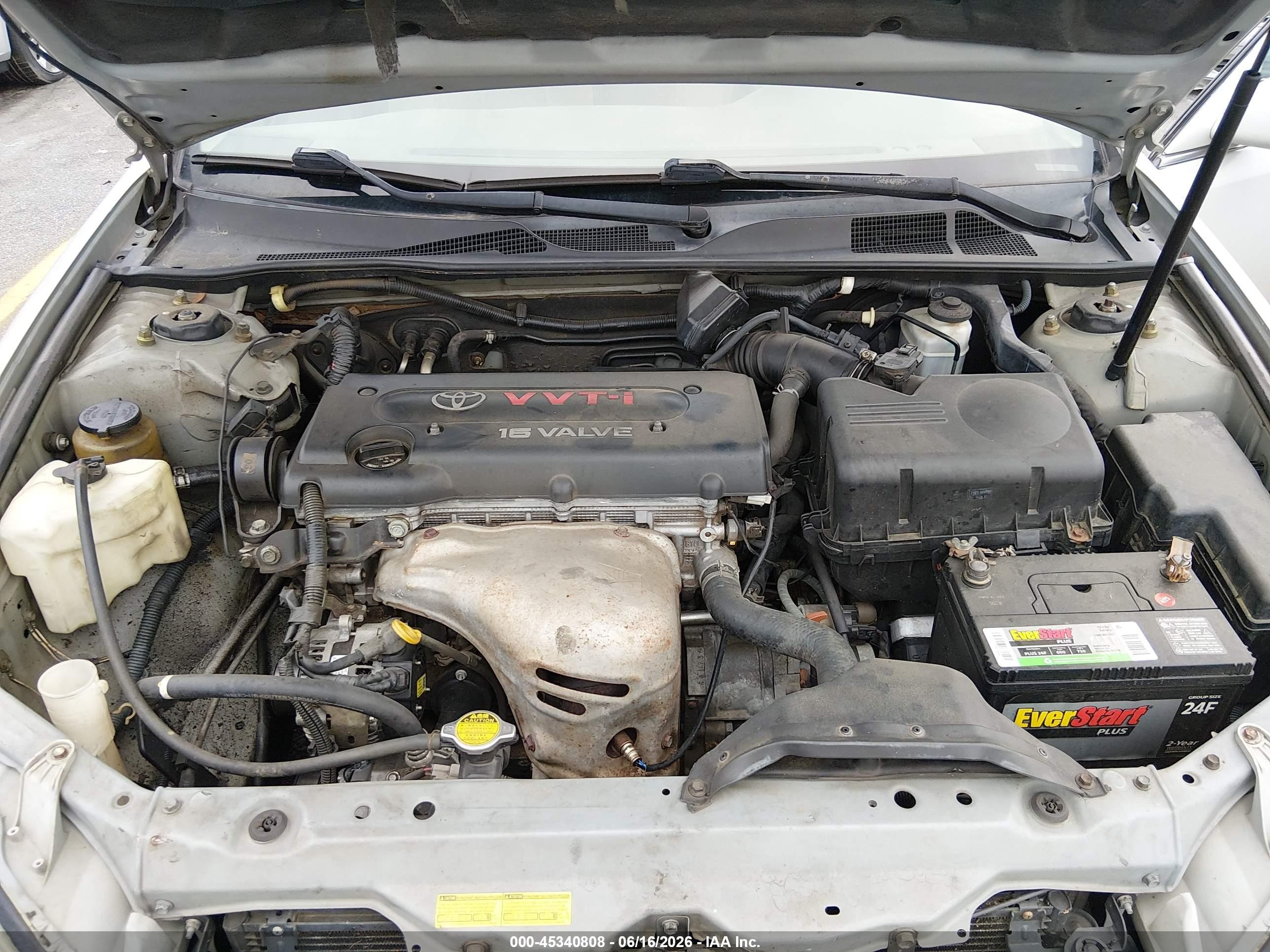 2004 Toyota Camry Le Silver vin: 4T1BE32K24U271209