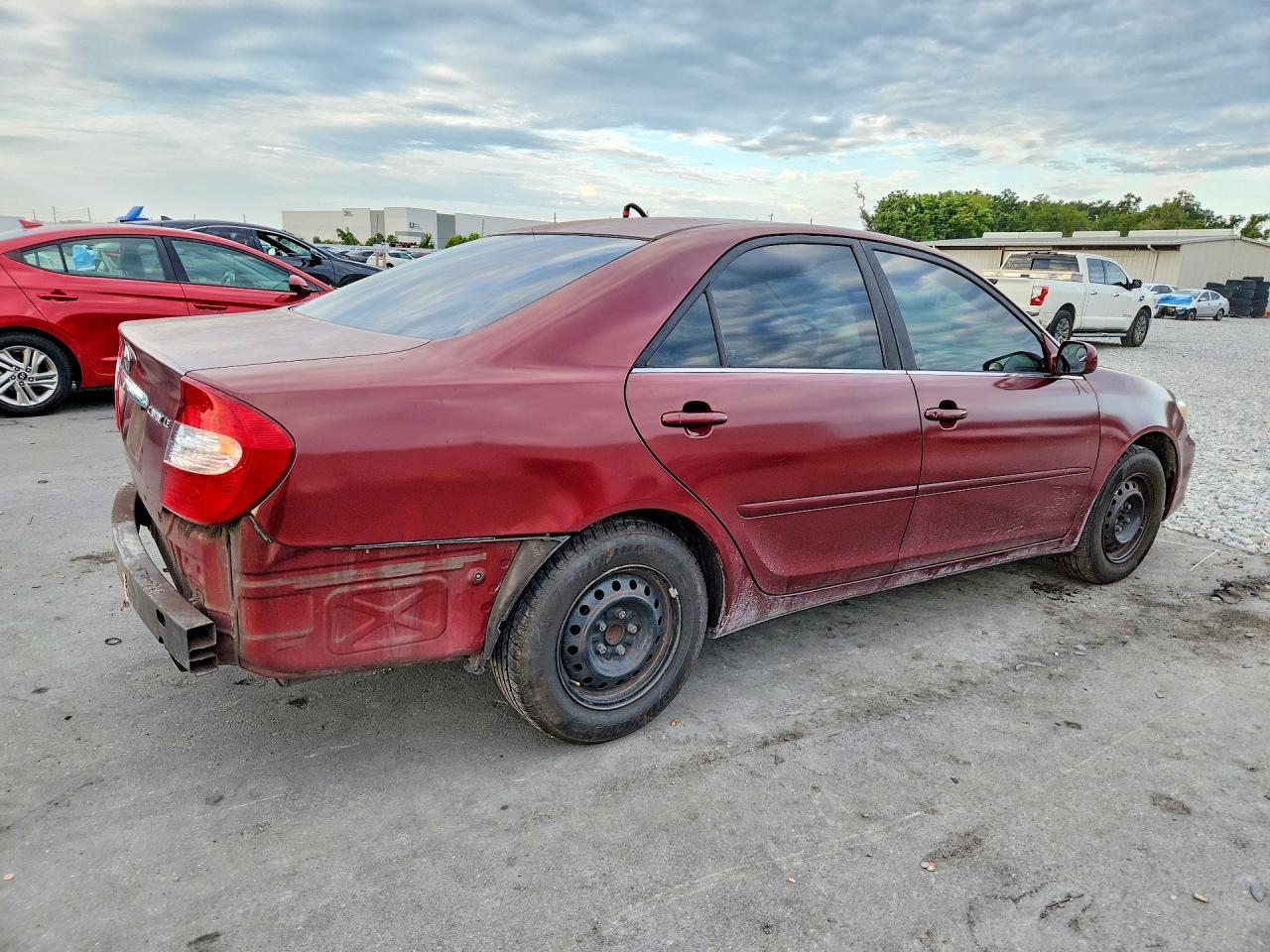 2004 Toyota Camry Le Burgundy vin: 4T1BE32K24U277155