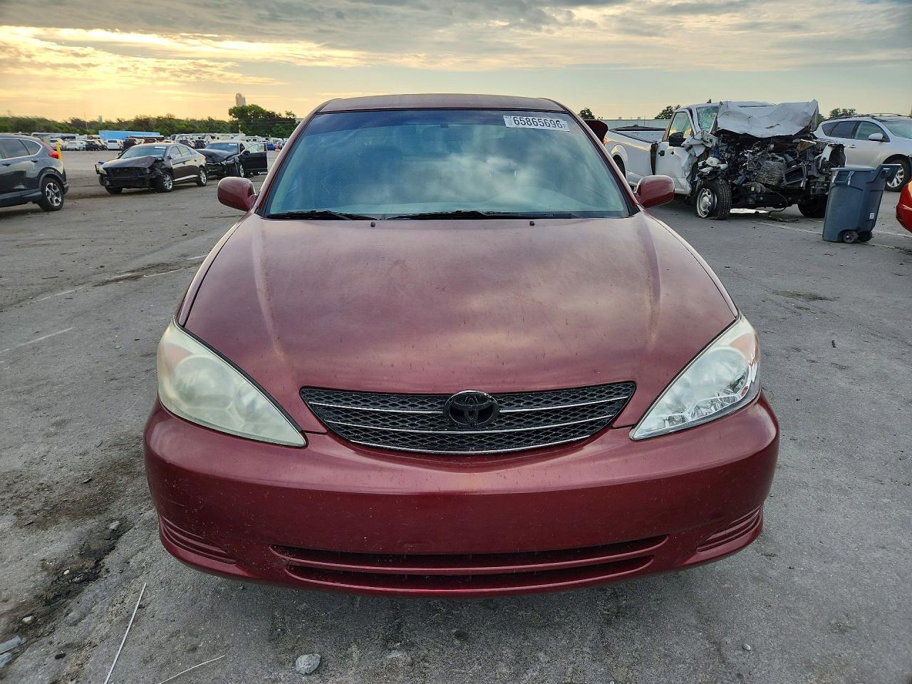 2004 Toyota Camry Le Burgundy vin: 4T1BE32K24U277155