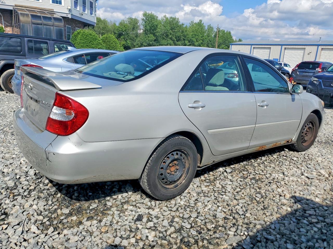 2004 Toyota Camry Le Gray vin: 4T1BE32K24U356275