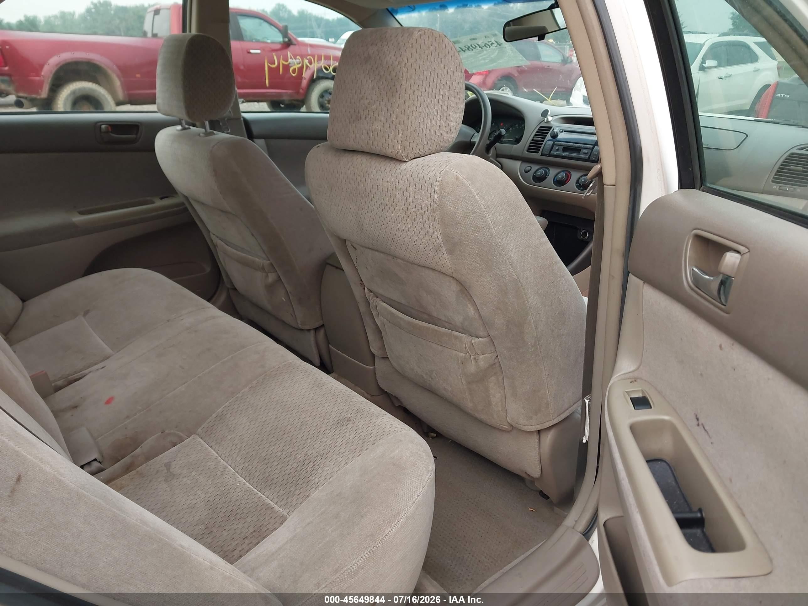 2004 Toyota Camry Le Белый vin: 4T1BE32K24U357121