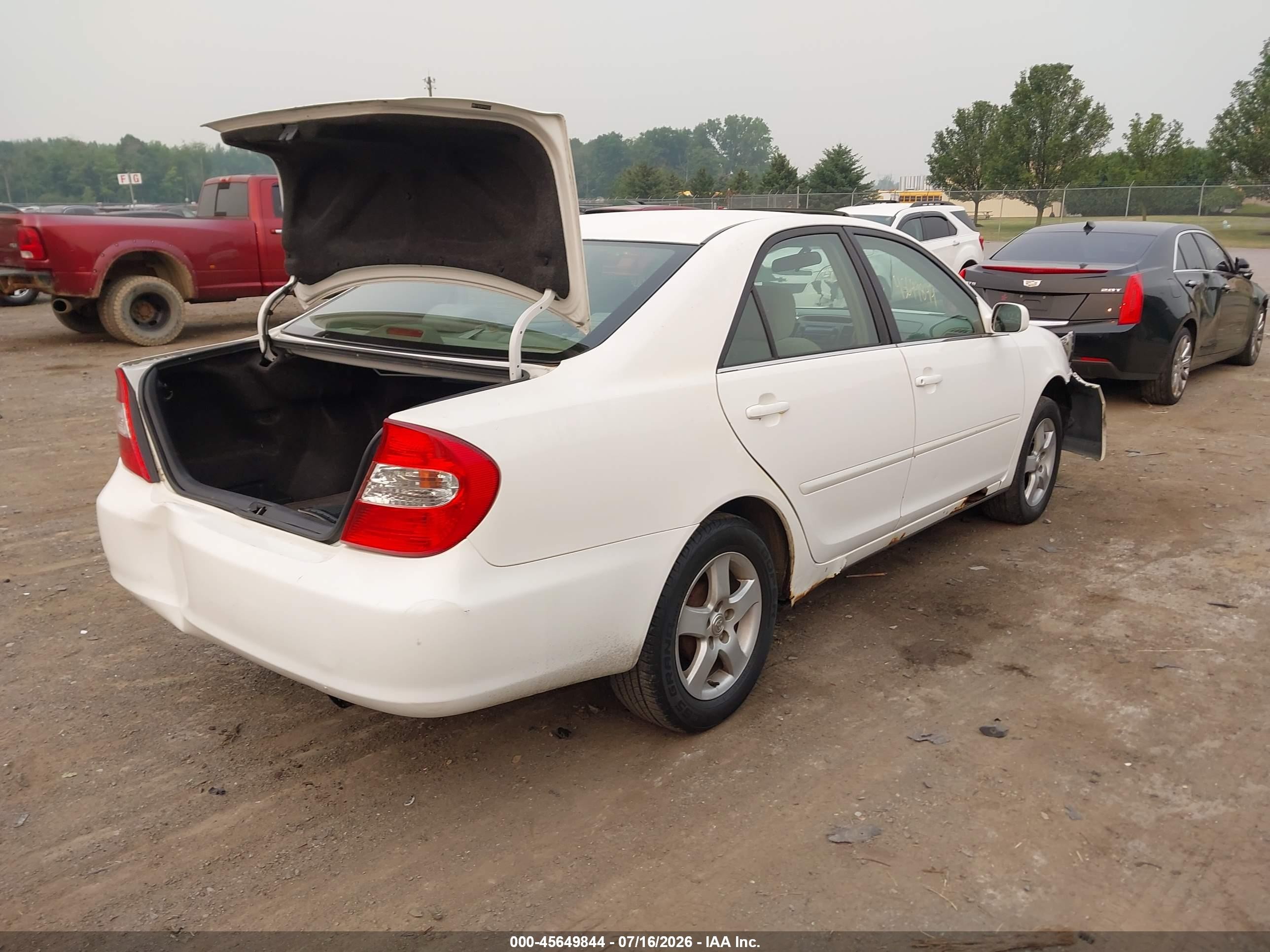 2004 Toyota Camry Le Белый vin: 4T1BE32K24U357121