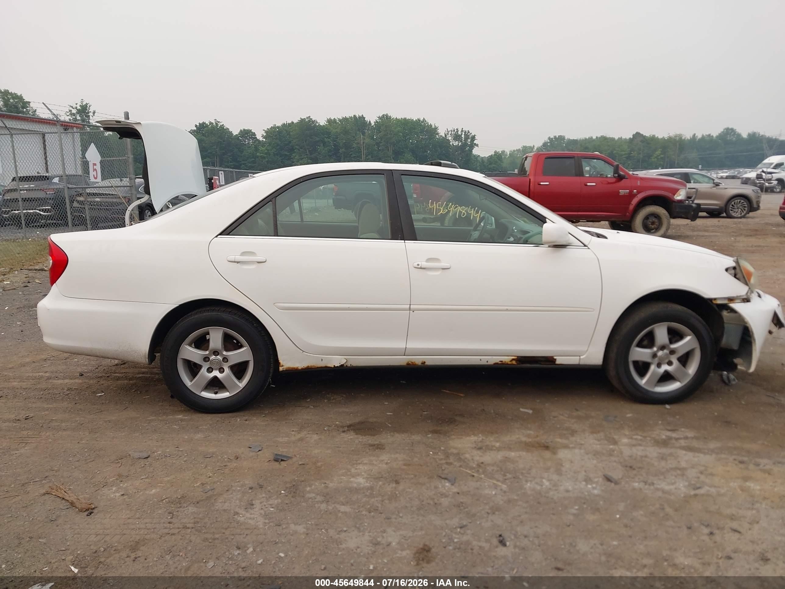 2004 Toyota Camry Le Белый vin: 4T1BE32K24U357121