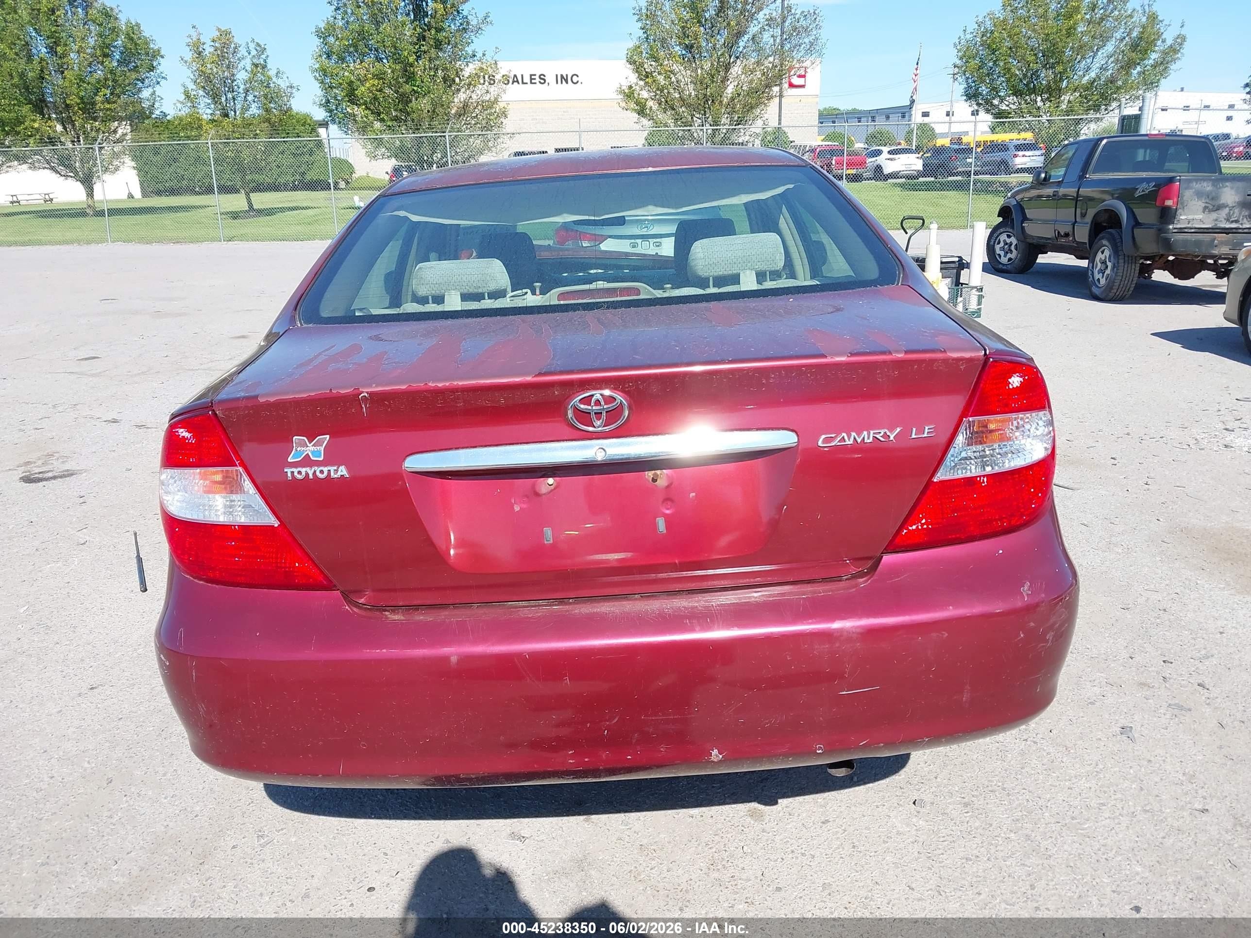 2004 Toyota Camry Le Red vin: 4T1BE32K24U361640