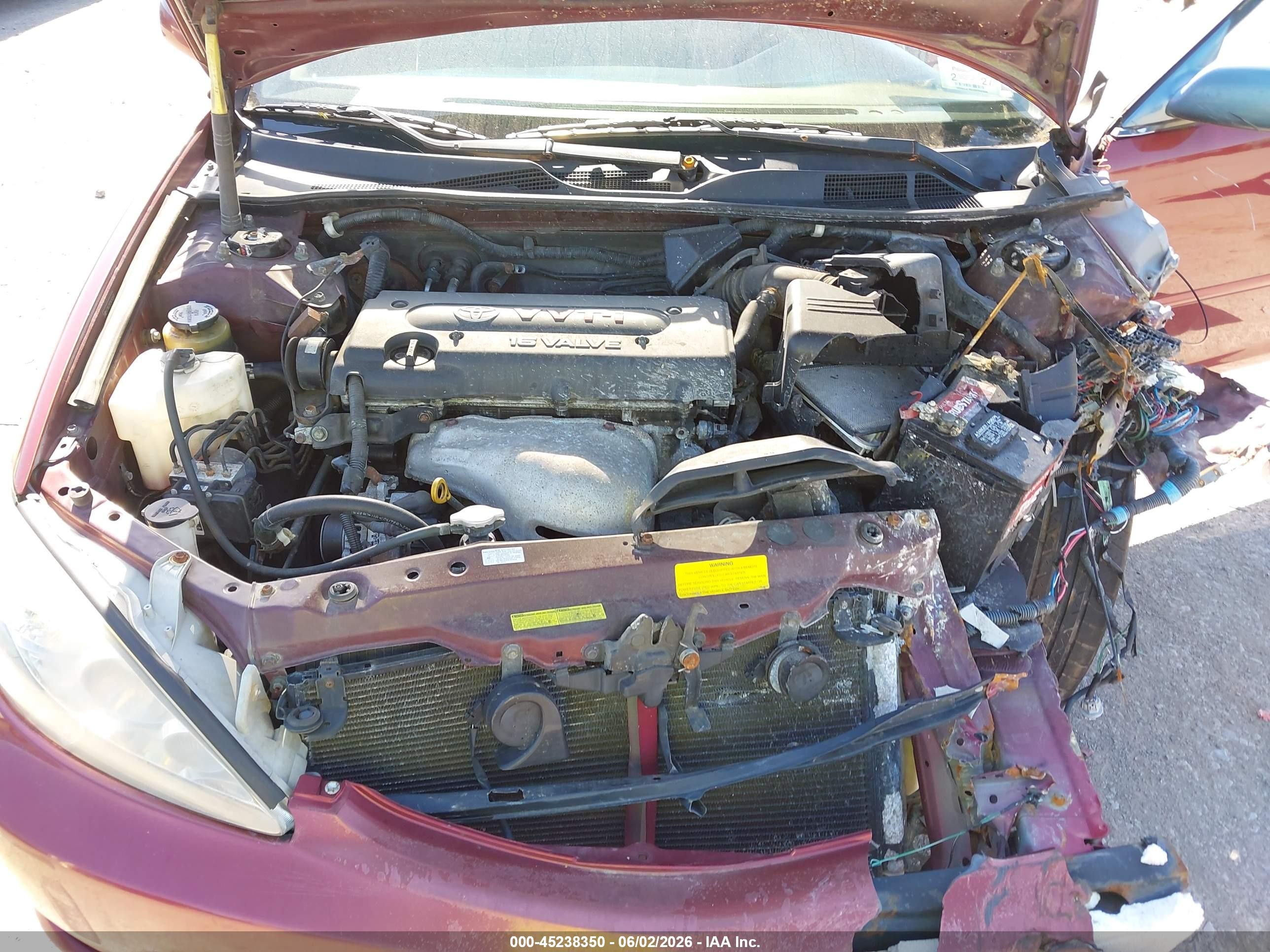 2004 Toyota Camry Le Red vin: 4T1BE32K24U361640