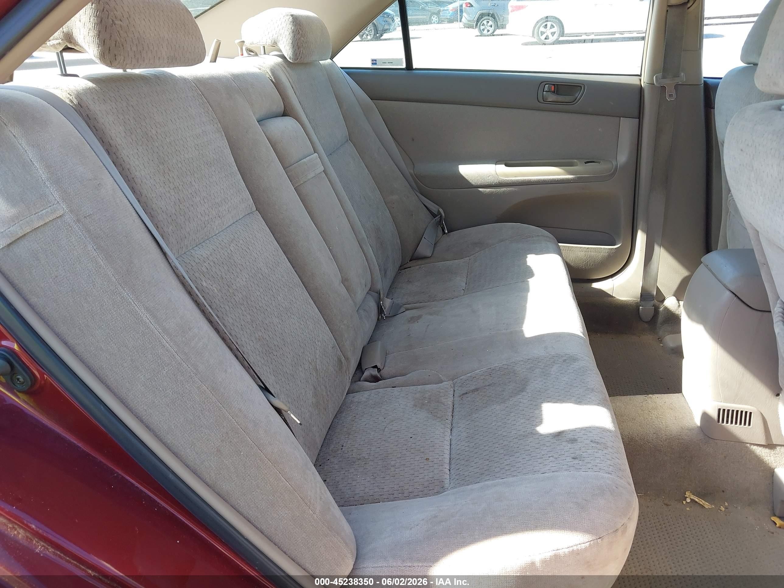 2004 Toyota Camry Le Red vin: 4T1BE32K24U361640