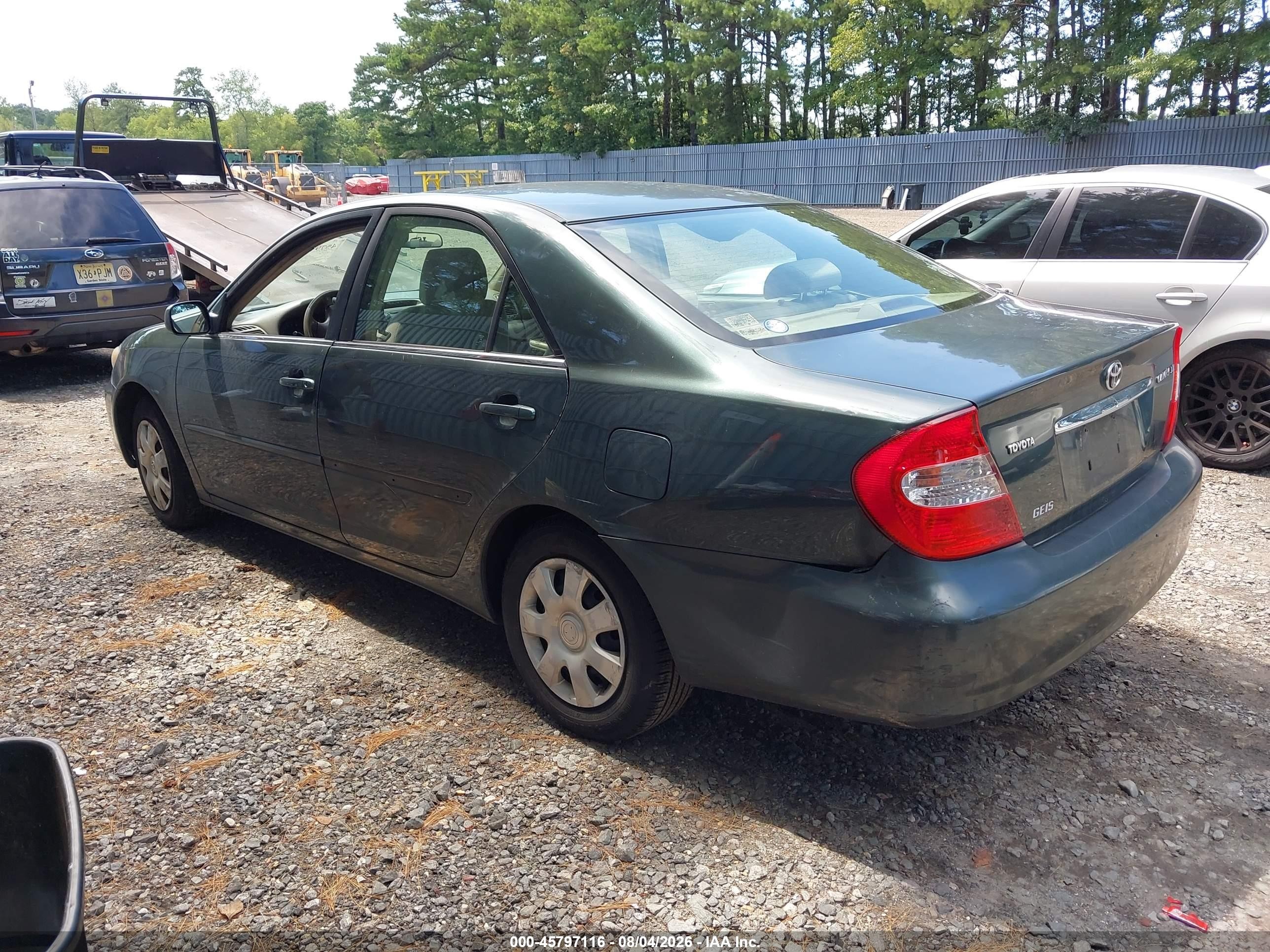 2004 Toyota Camry Le Green vin: 4T1BE32K24U368717