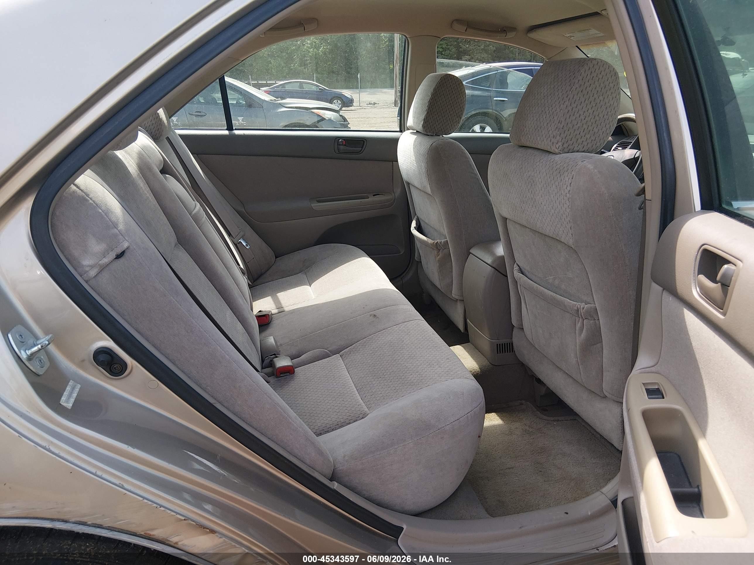 2004 Toyota Camry Le Золотой vin: 4T1BE32K24U800416