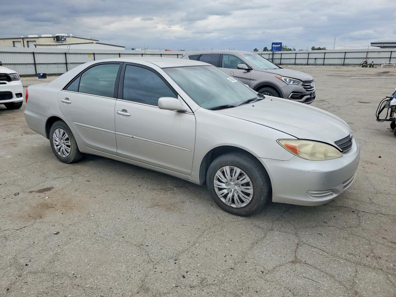 2004 Toyota Camry Le Silver vin: 4T1BE32K24U802442