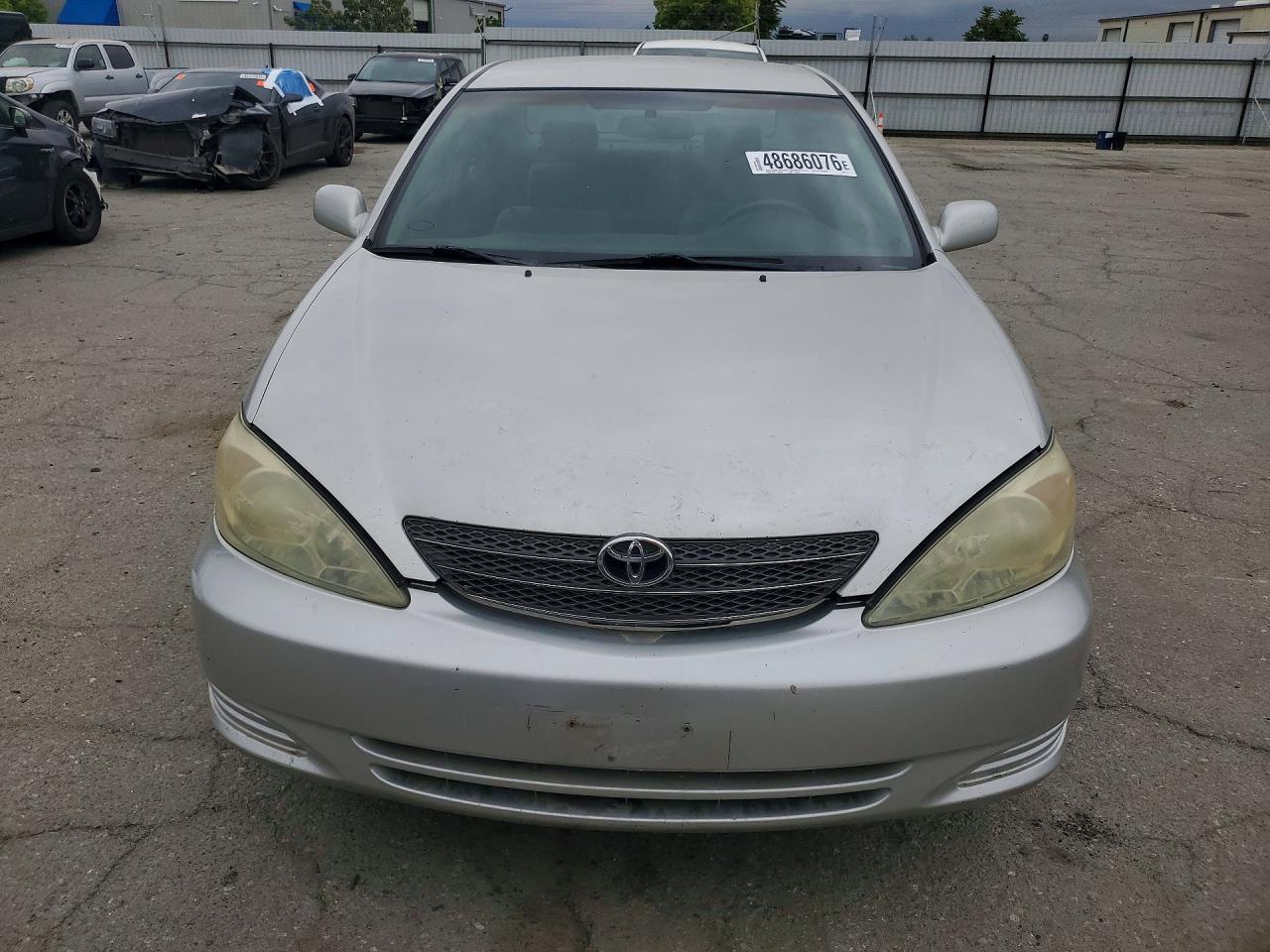 2004 Toyota Camry Le Silver vin: 4T1BE32K24U802442