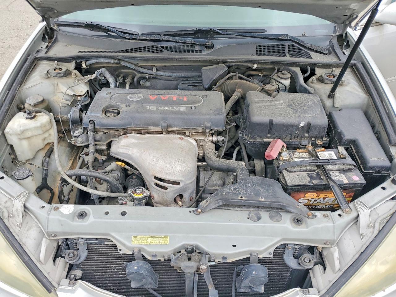 2004 Toyota Camry Le Silver vin: 4T1BE32K24U802442
