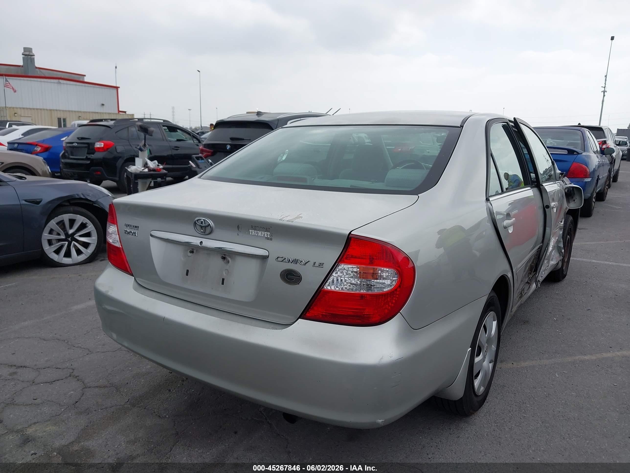 2004 Toyota Camry Le Silver vin: 4T1BE32K24U818964