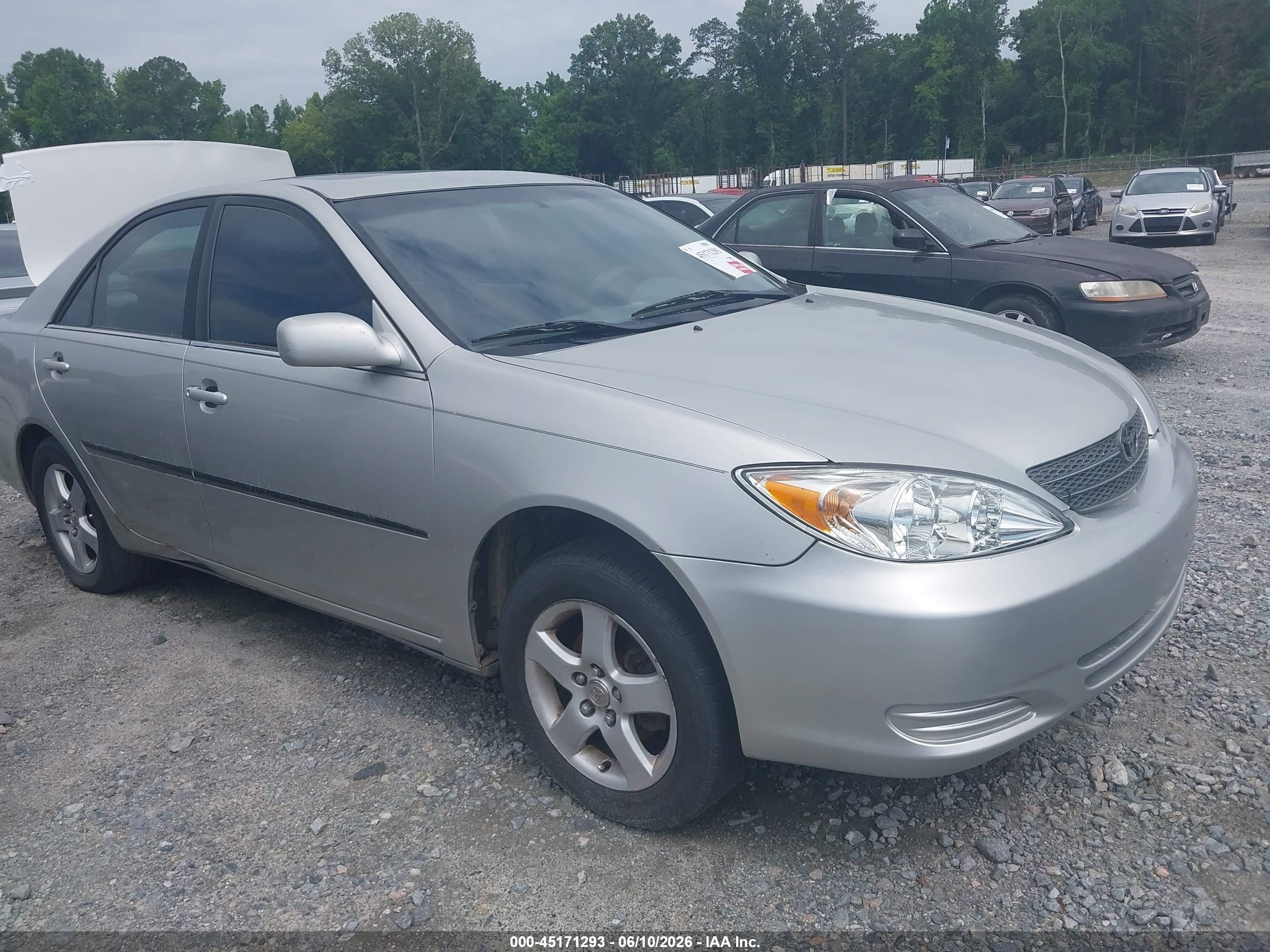 2004 Toyota Camry Le Gray vin: 4T1BE32K24U835599