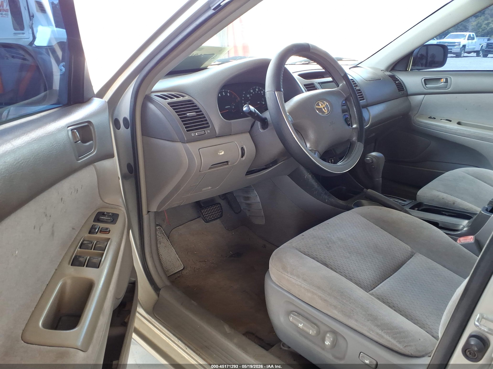 2004 Toyota Camry Le Серый vin: 4T1BE32K24U835599