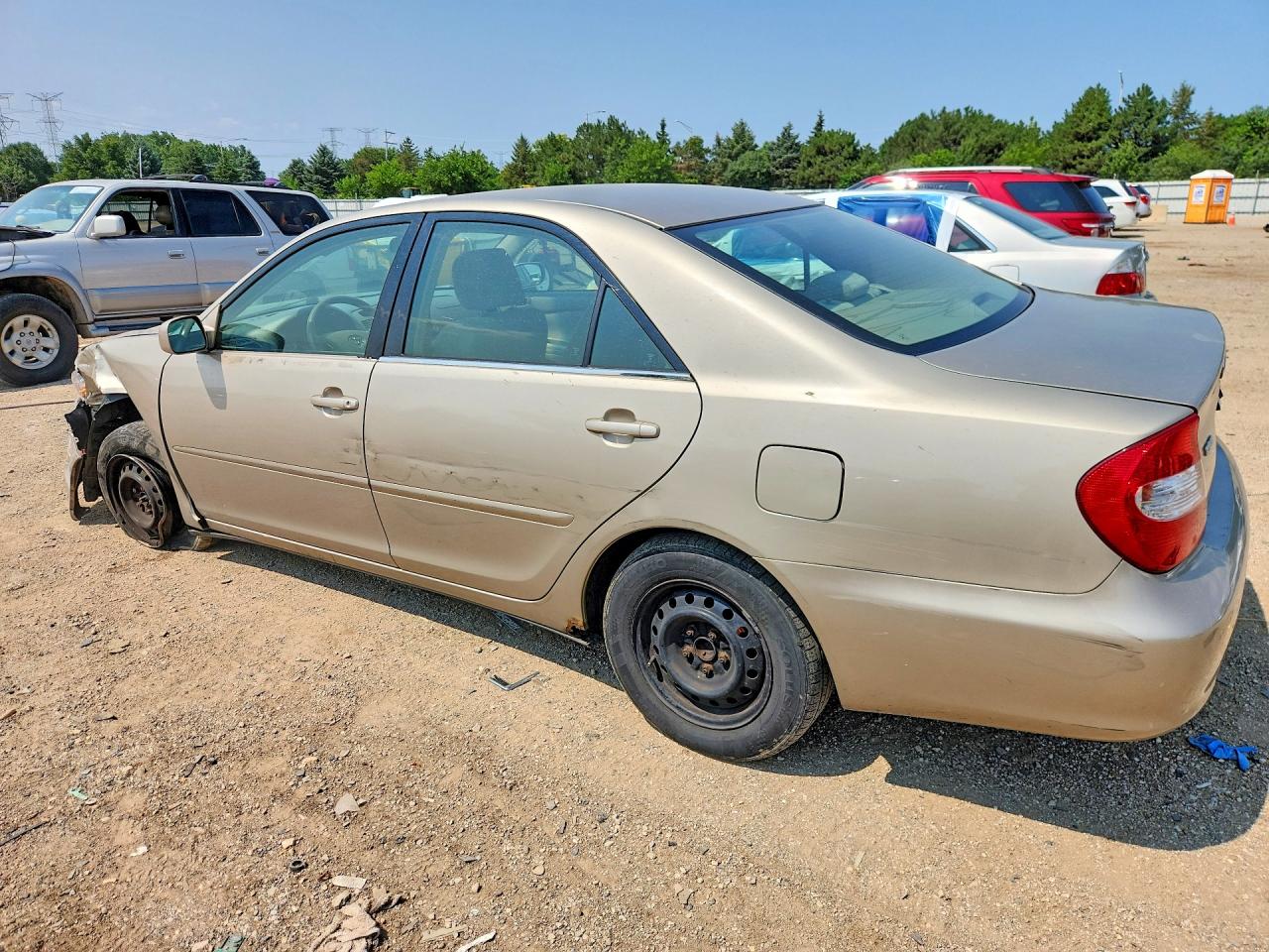 2004 Toyota Camry Le Gold vin: 4T1BE32K24U865248