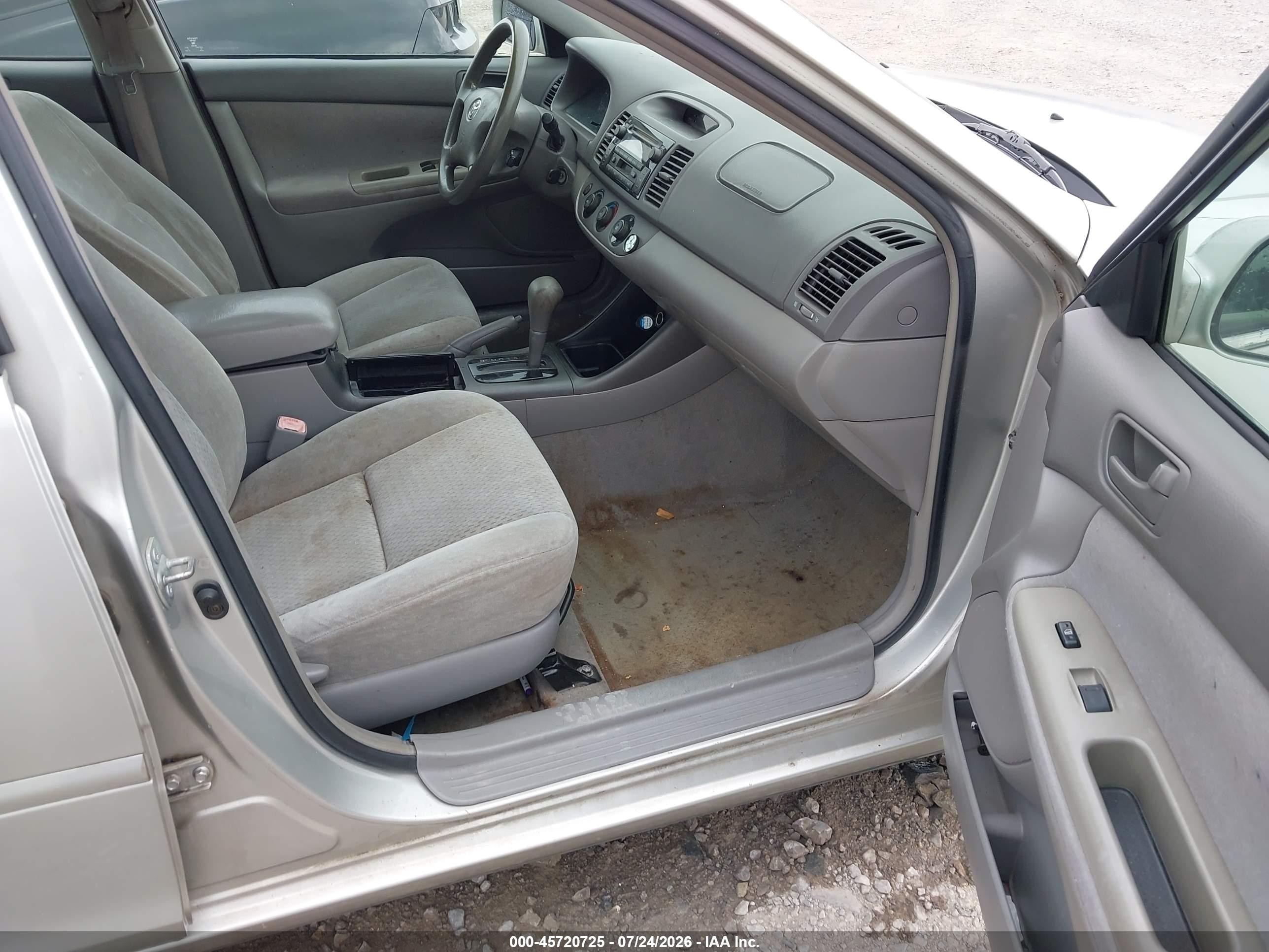 2004 Toyota Camry Le Silver vin: 4T1BE32K24U893177