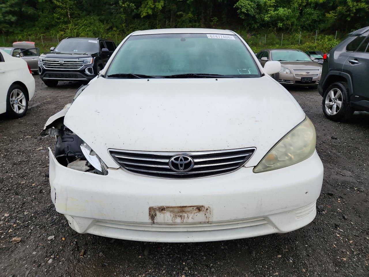 2005 Toyota Camry Le White vin: 4T1BE32K25U011488