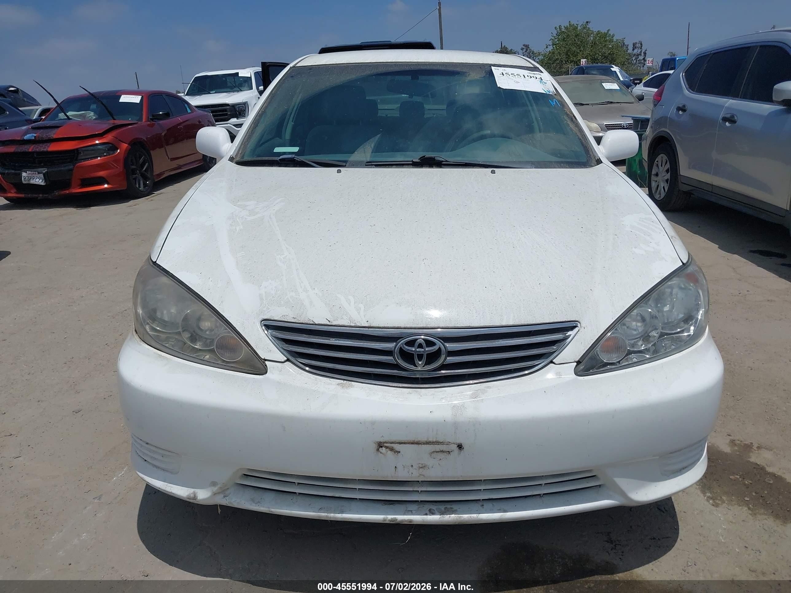 2005 Toyota Camry Le White vin: 4T1BE32K25U025200
