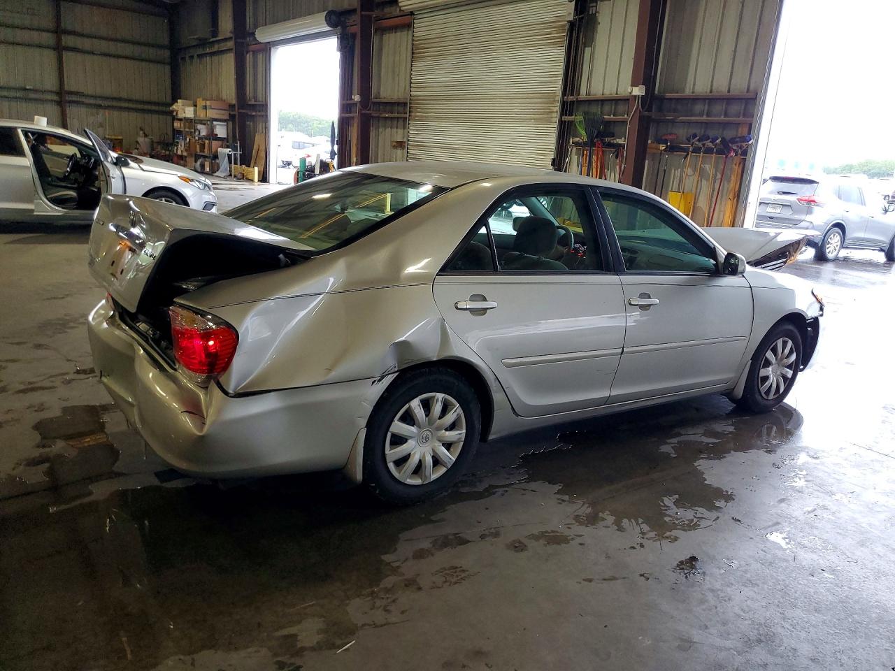 2005 Toyota Camry Le Silver vin: 4T1BE32K25U033166