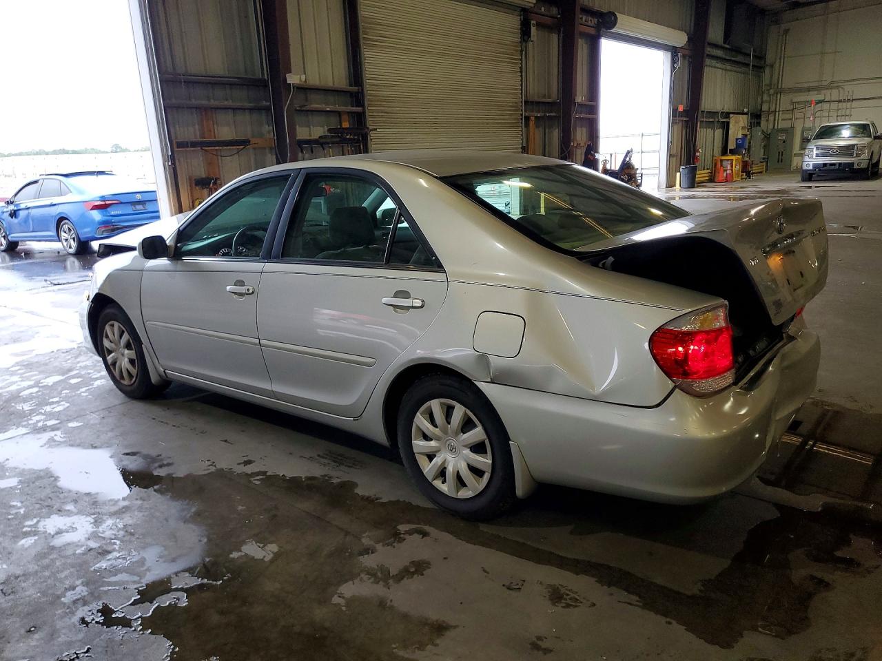 2005 Toyota Camry Le Silver vin: 4T1BE32K25U033166