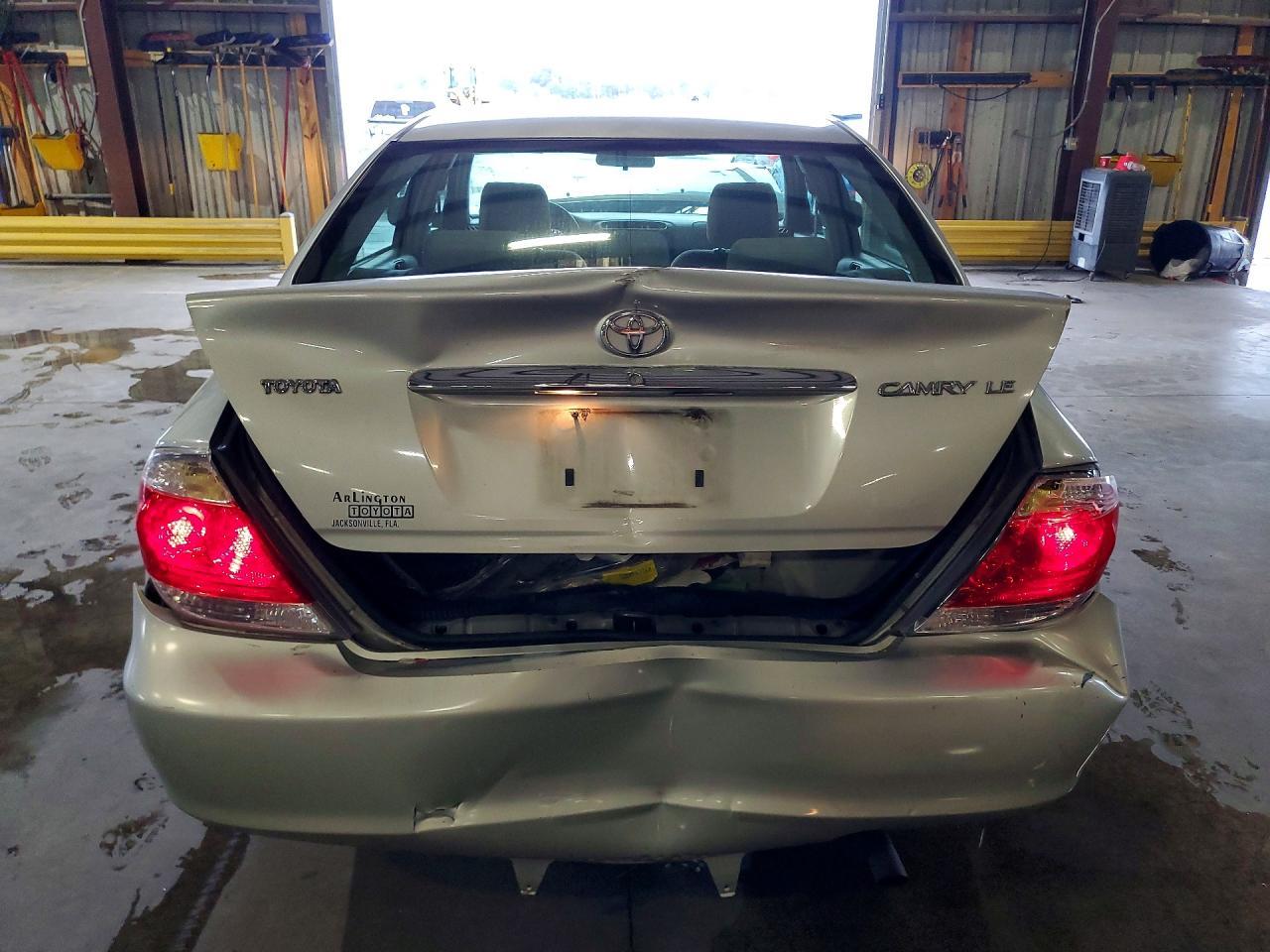 2005 Toyota Camry Le Silver vin: 4T1BE32K25U033166