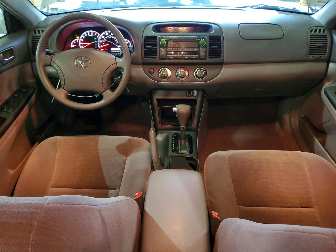 2005 Toyota Camry Le Silver vin: 4T1BE32K25U033166