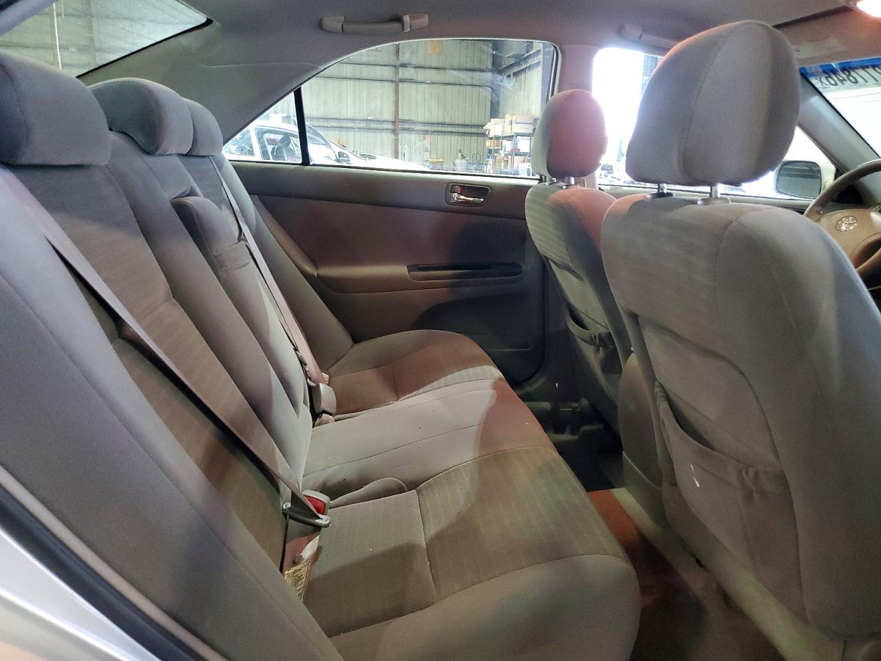 2005 Toyota Camry Le Silver vin: 4T1BE32K25U033166
