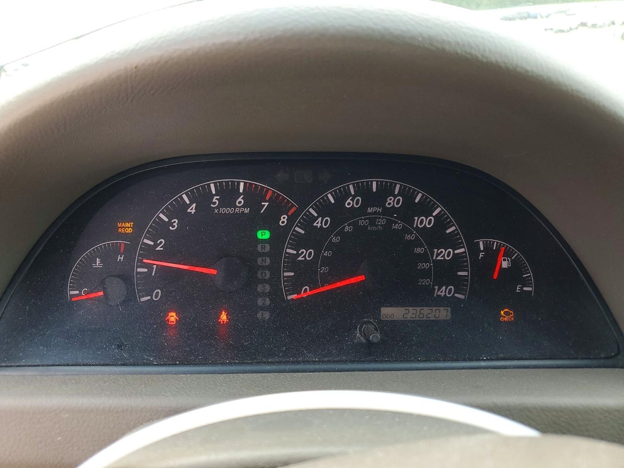 2005 Toyota Camry Le Gold vin: 4T1BE32K25U034155