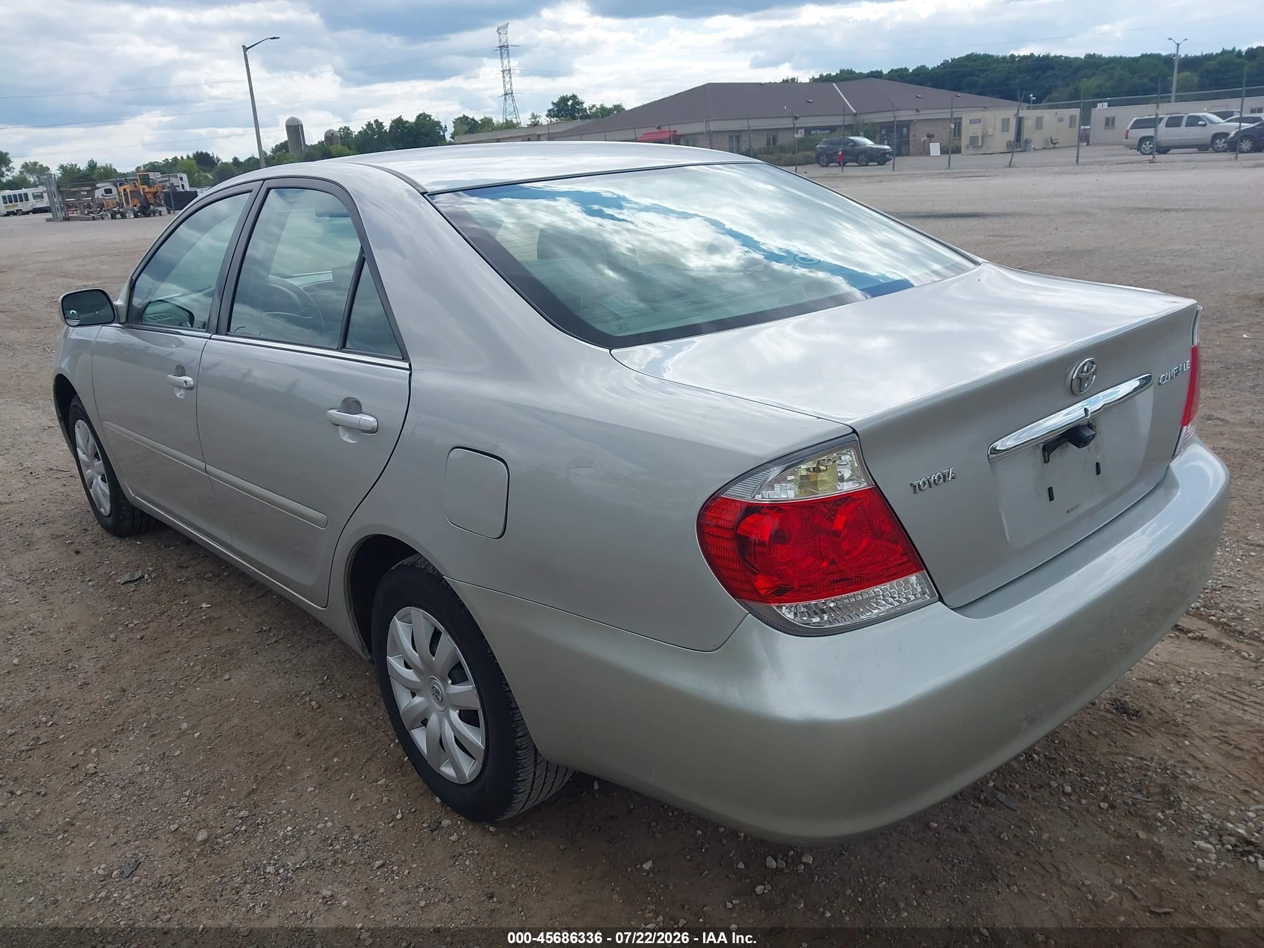 2005 Toyota Camry Le Silver vin: 4T1BE32K25U034902