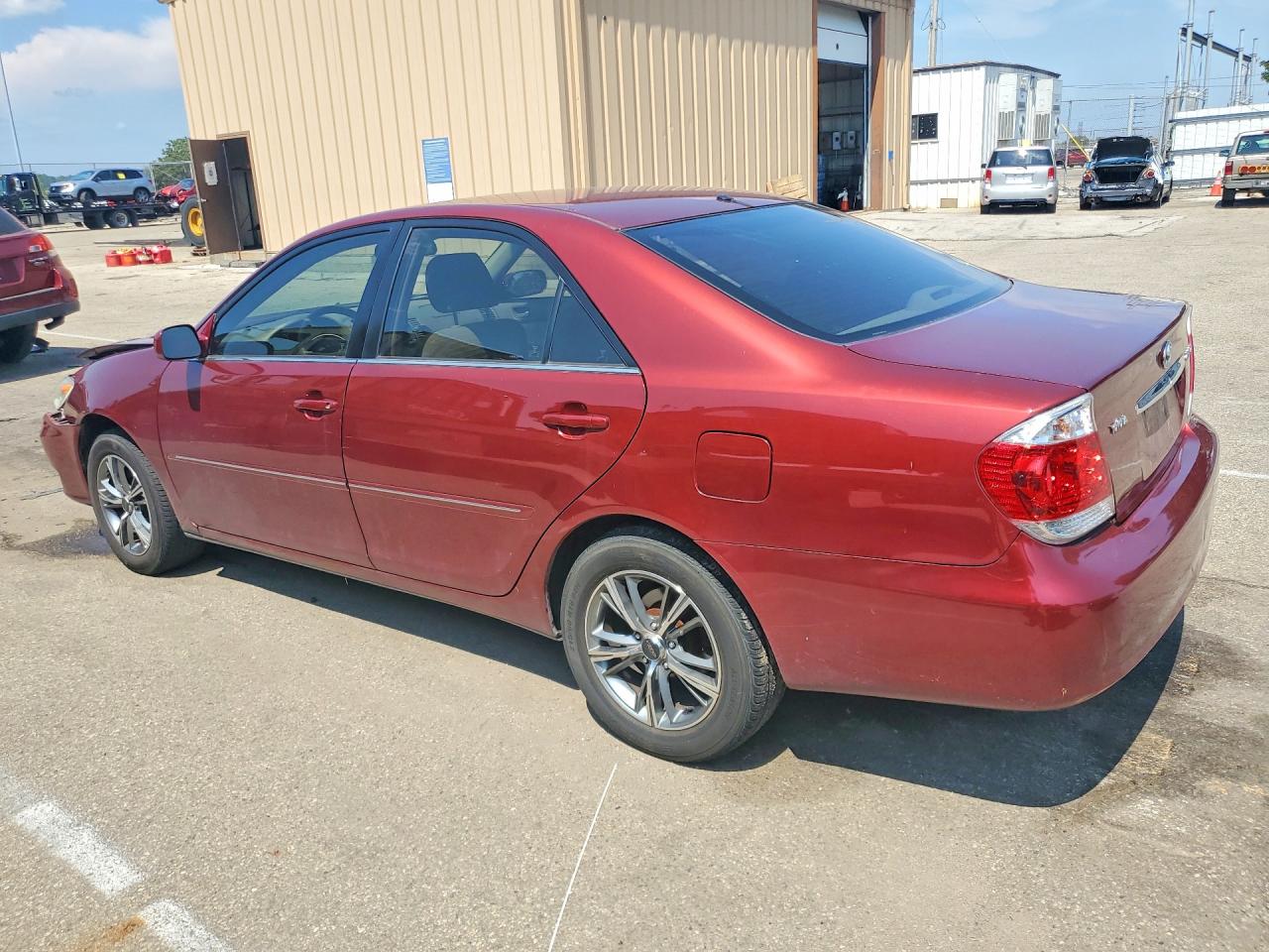 2005 Toyota Camry Xle Burgundy vin: 4T1BE32K25U059704