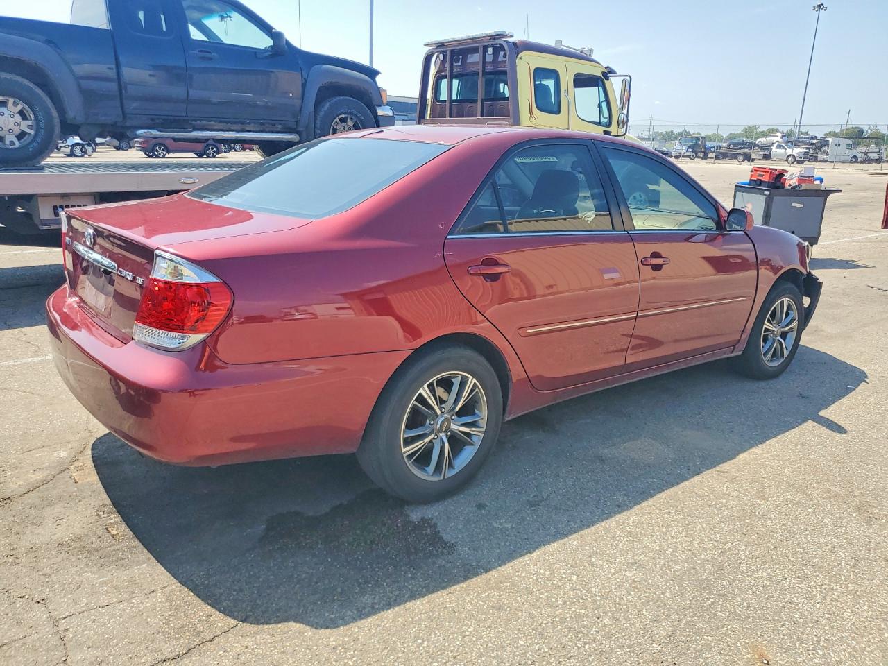 2005 Toyota Camry Xle Burgundy vin: 4T1BE32K25U059704