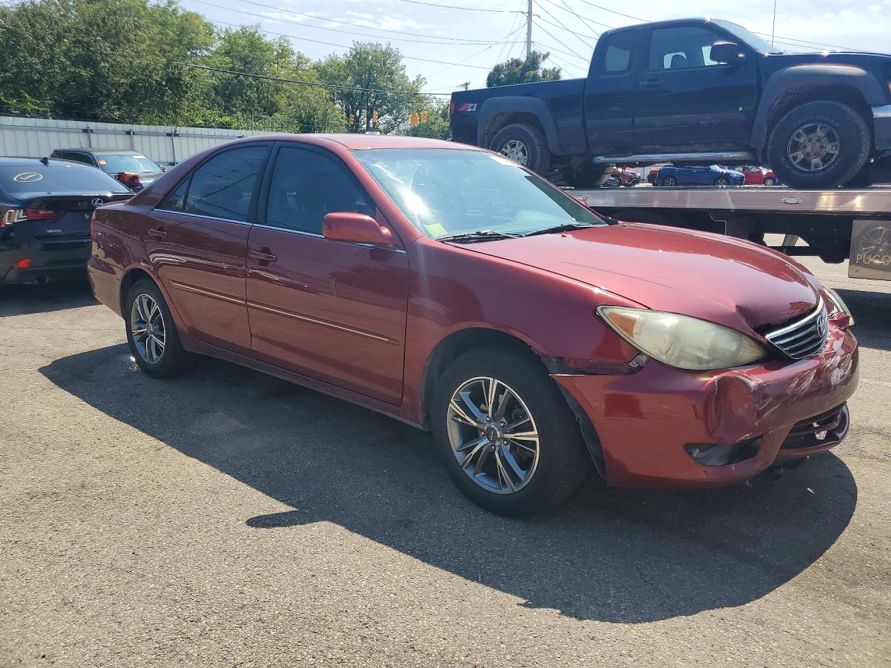 2005 Toyota Camry Xle Burgundy vin: 4T1BE32K25U059704