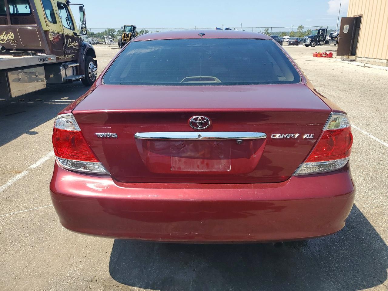2005 Toyota Camry Xle Burgundy vin: 4T1BE32K25U059704