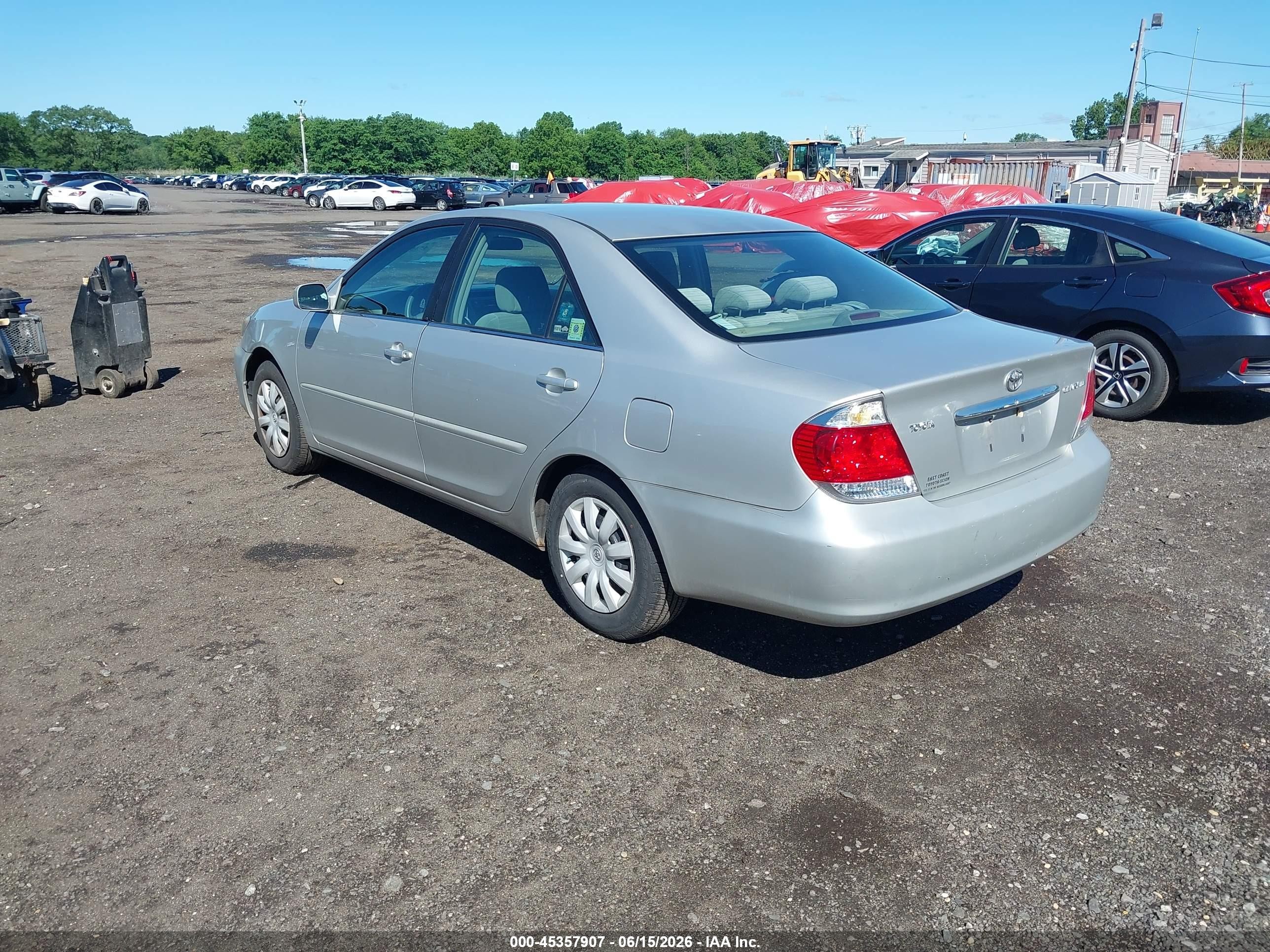 2005 Toyota Camry Le Серебряный vin: 4T1BE32K25U081508