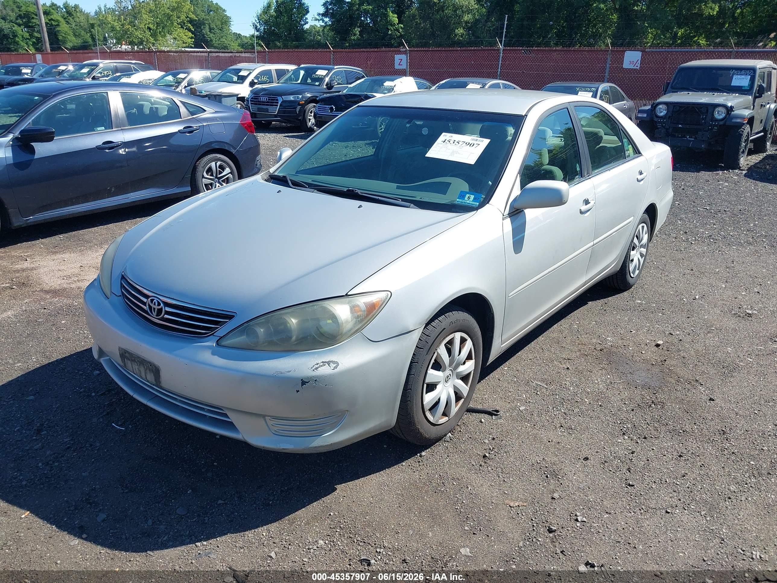 2005 Toyota Camry Le Серебряный vin: 4T1BE32K25U081508