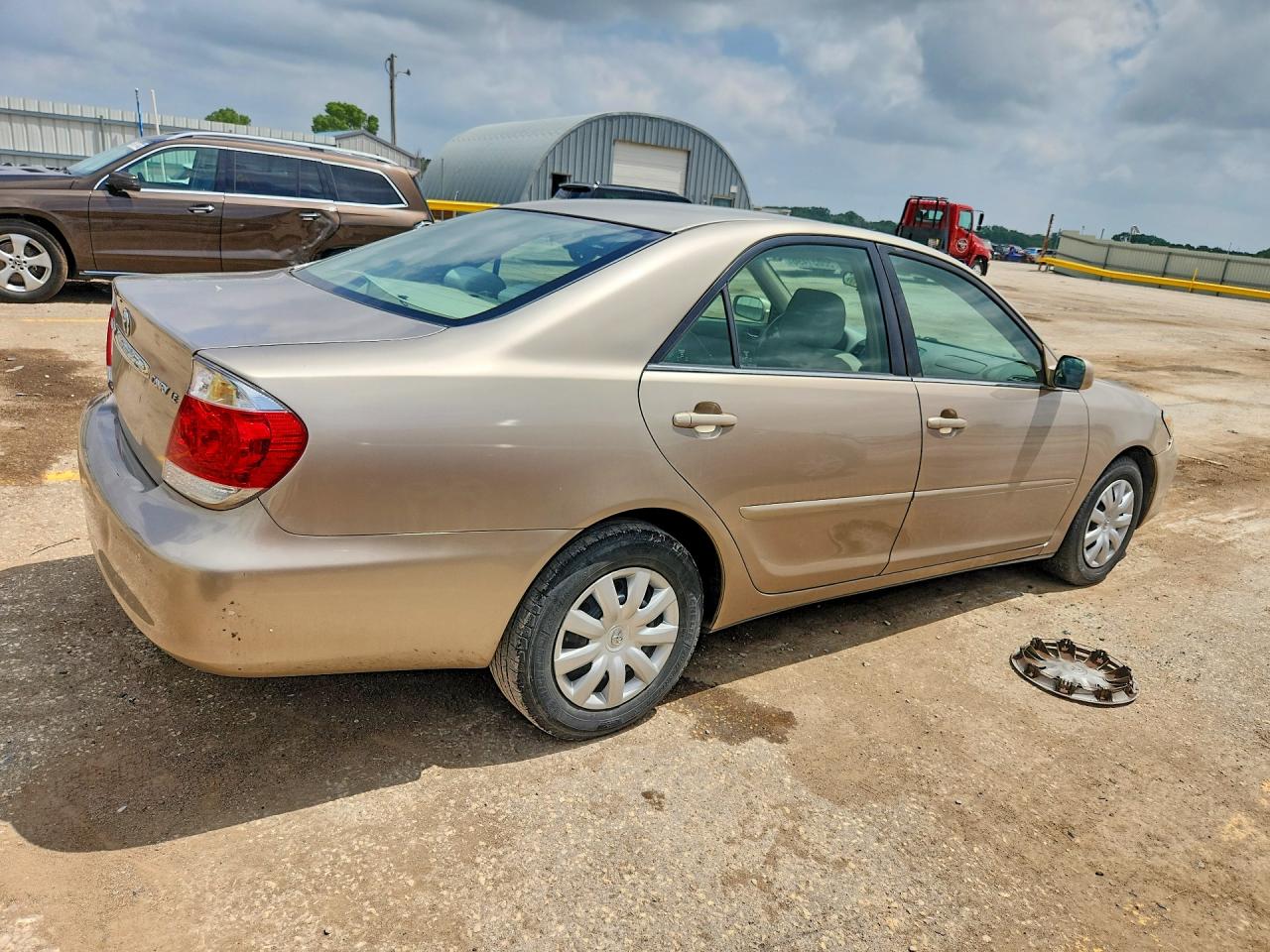 2005 Toyota Camry Le Beige vin: 4T1BE32K25U099636