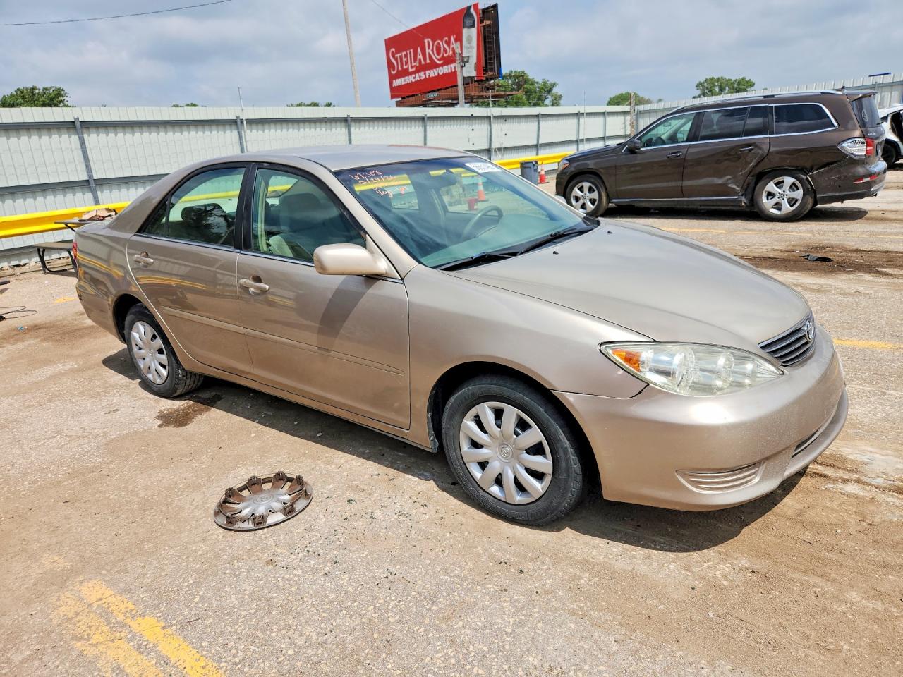 2005 Toyota Camry Le Beige vin: 4T1BE32K25U099636