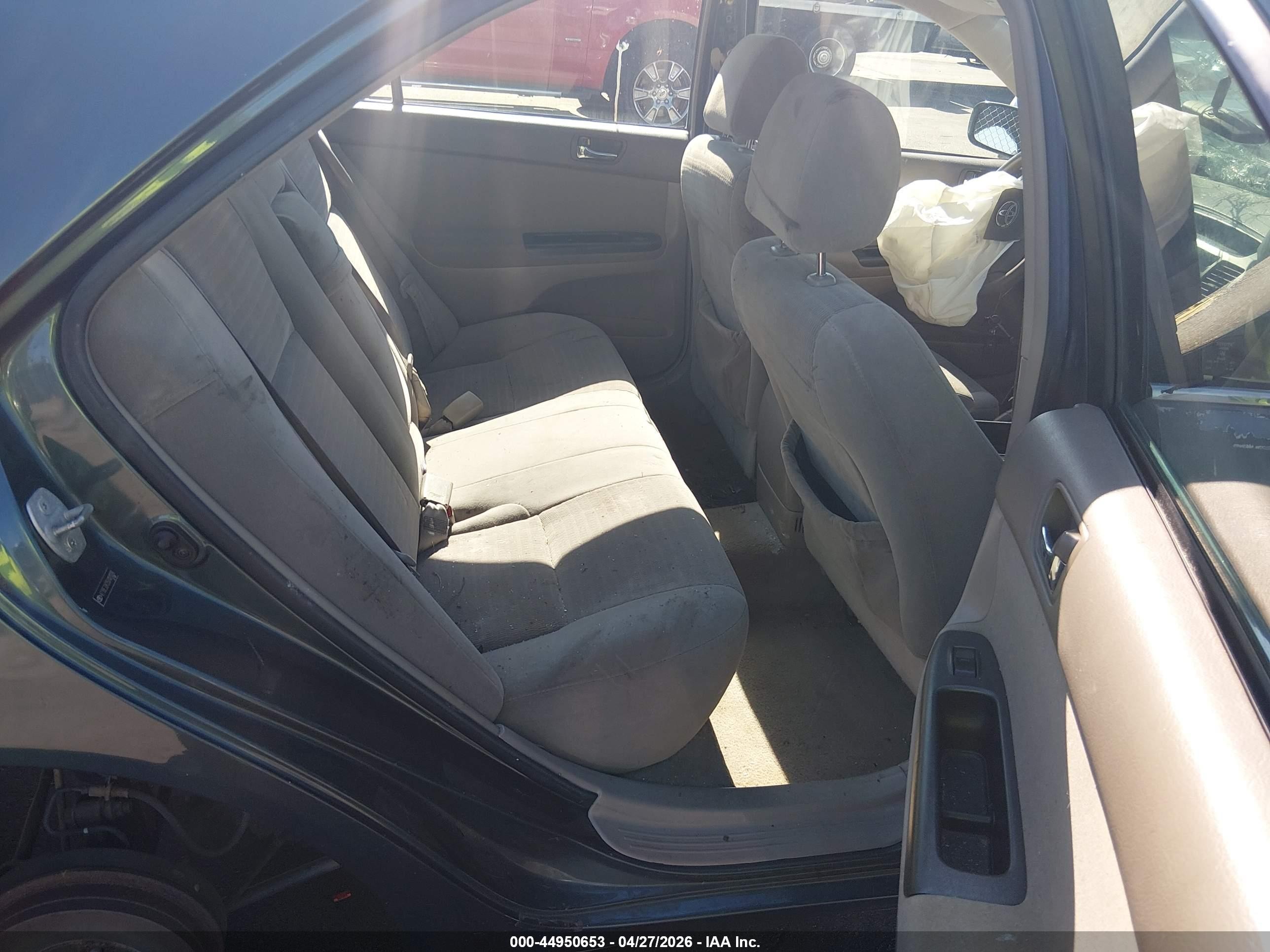 2005 Toyota Camry Le Green vin: 4T1BE32K25U101028